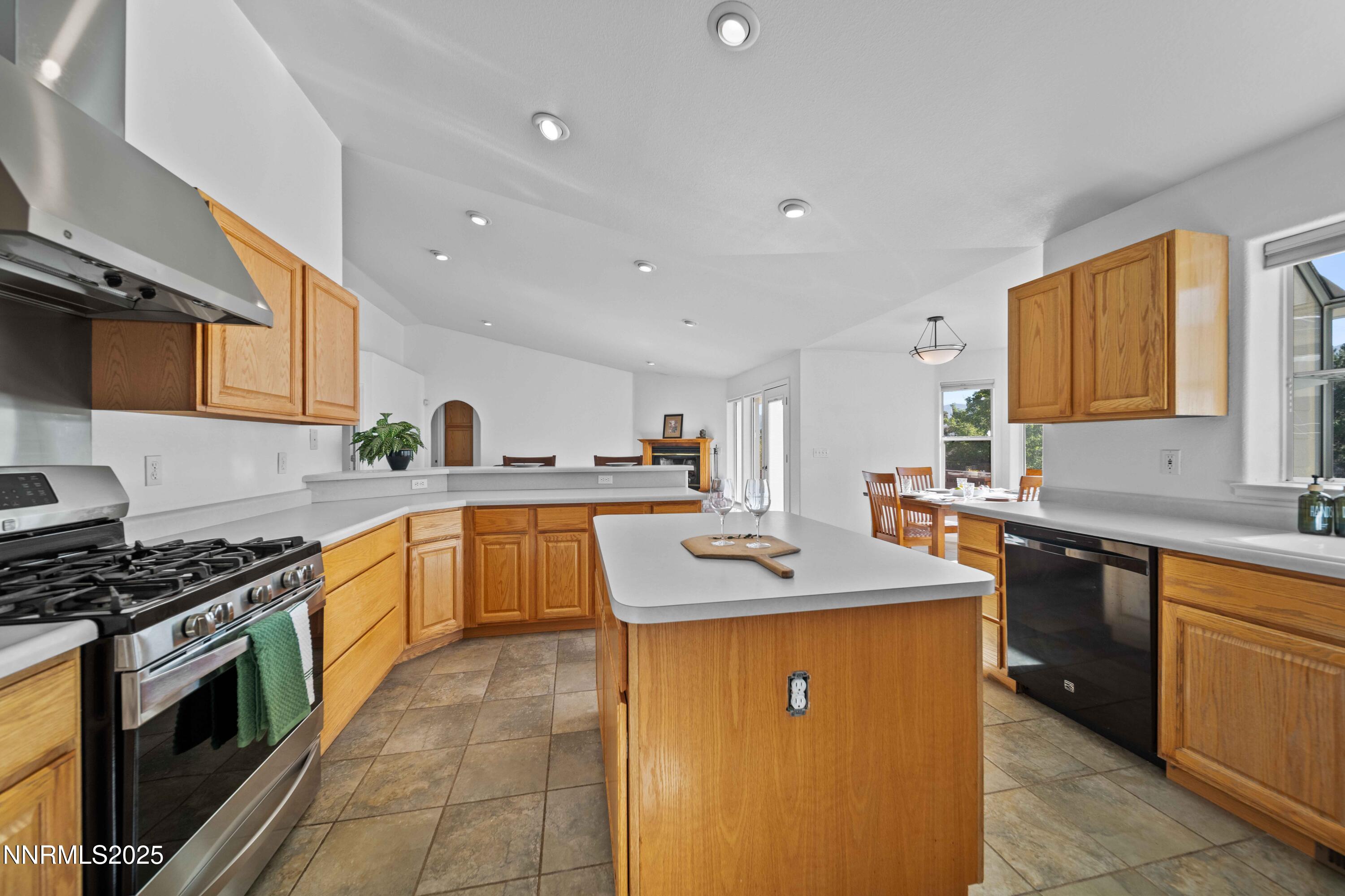 1905 Lakeshore Drive