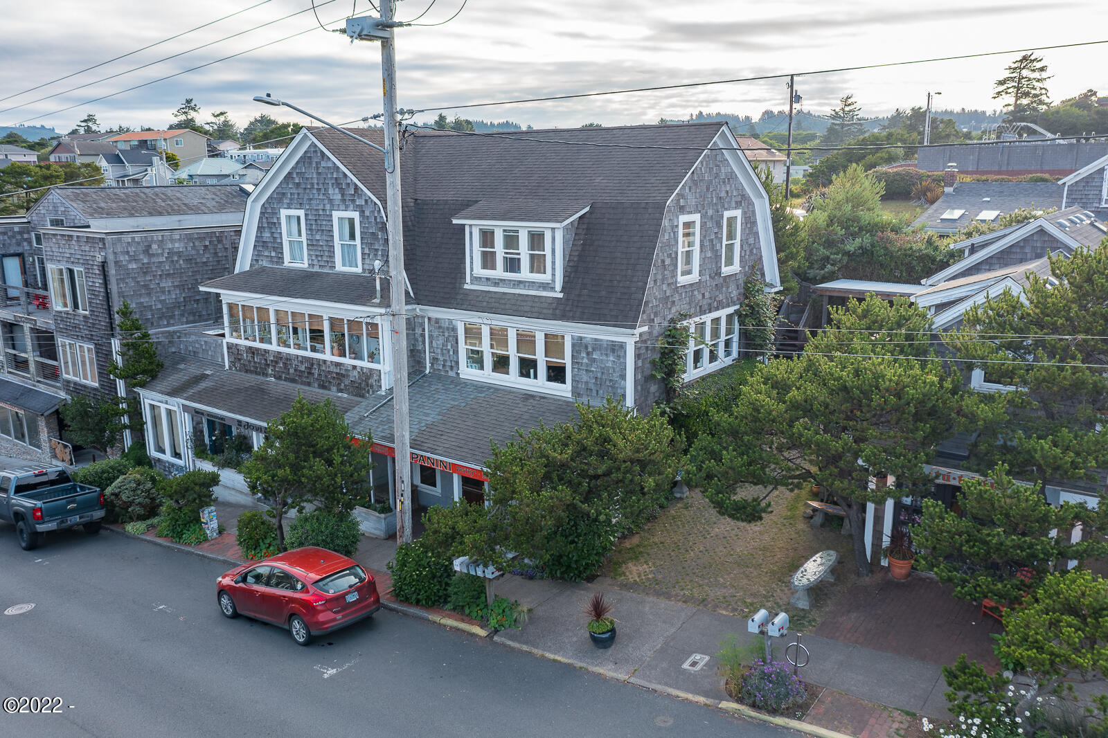 232 NW Coast Street