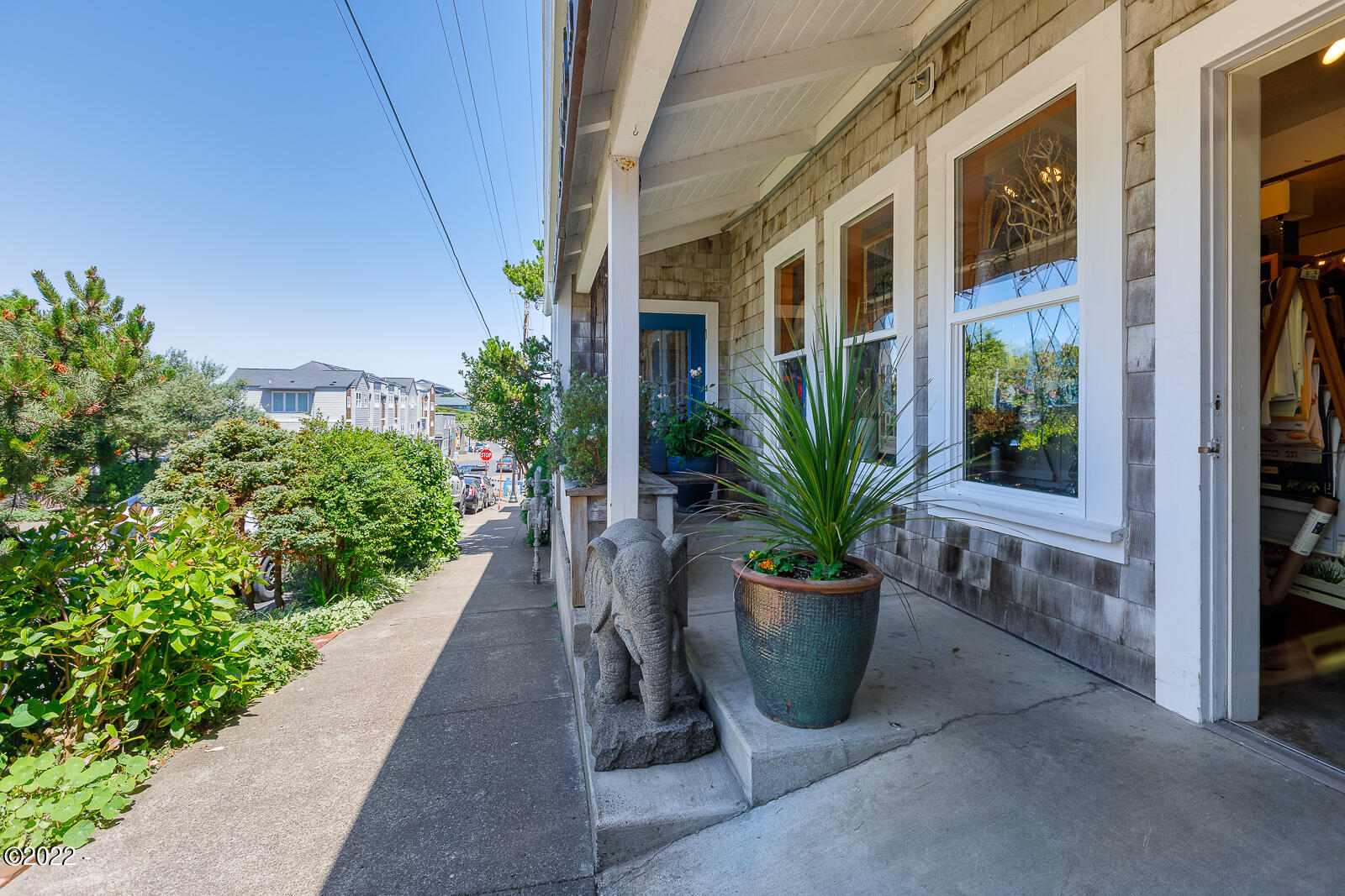 232 NW Coast Street