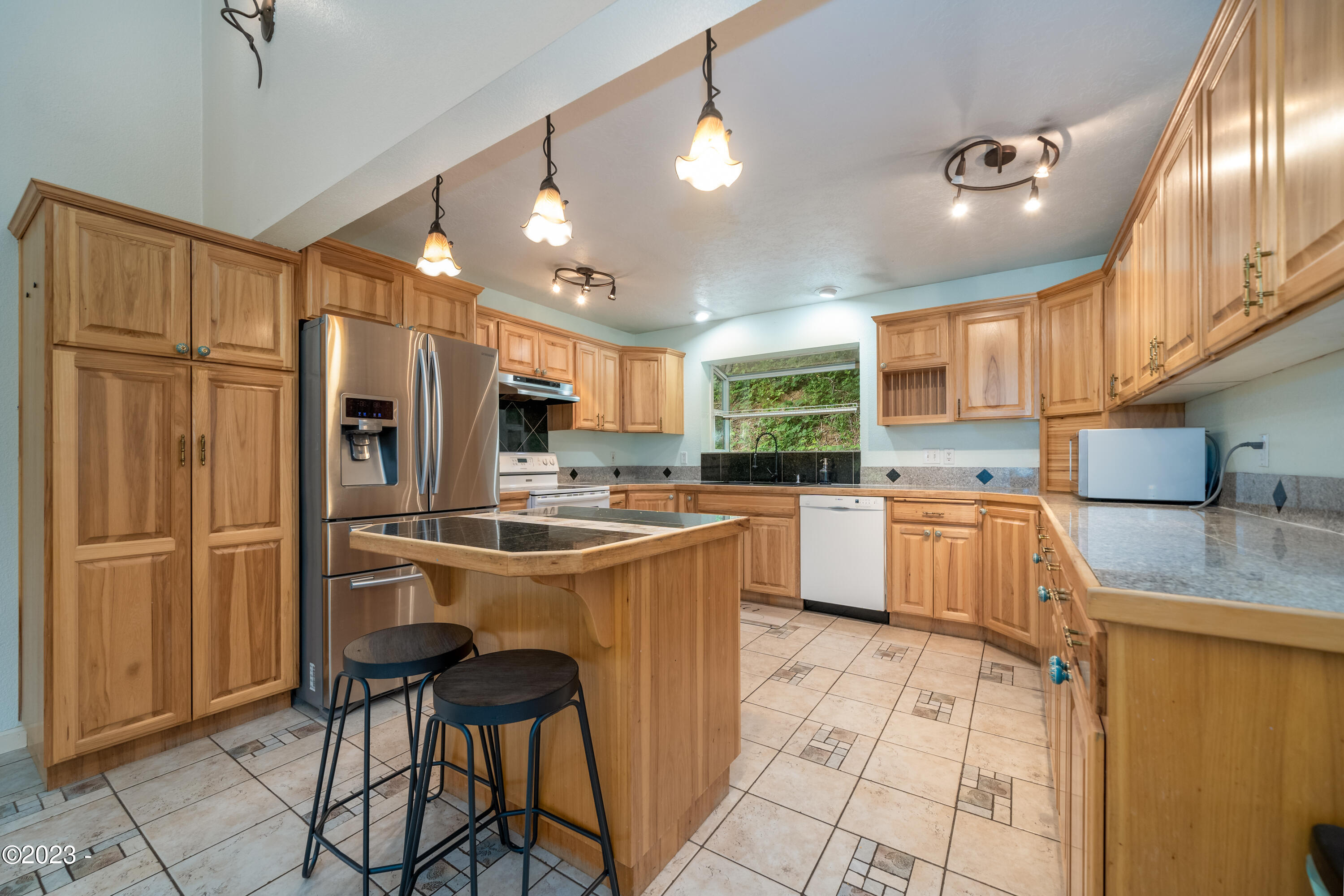 1920 NW Sunset Drive