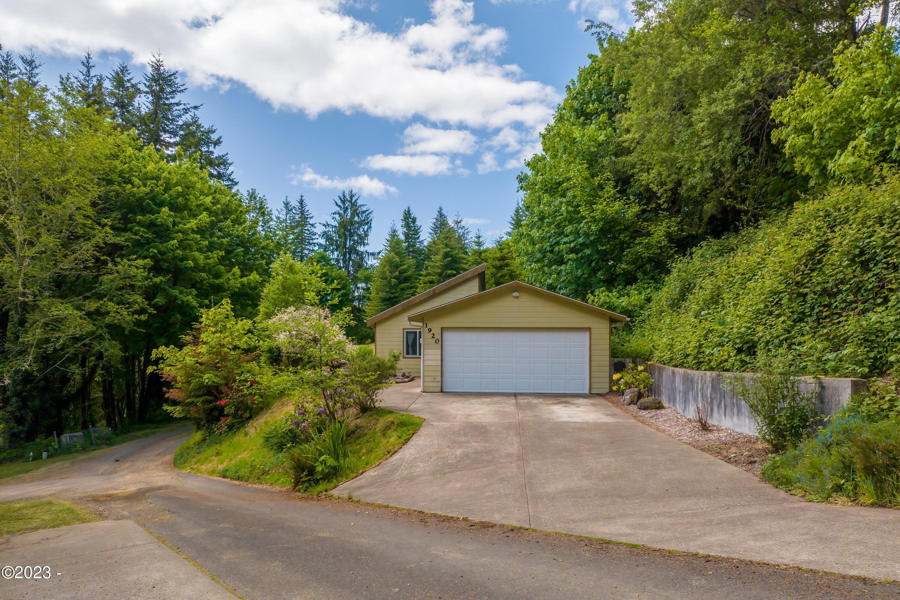 1920 NW Sunset Drive
