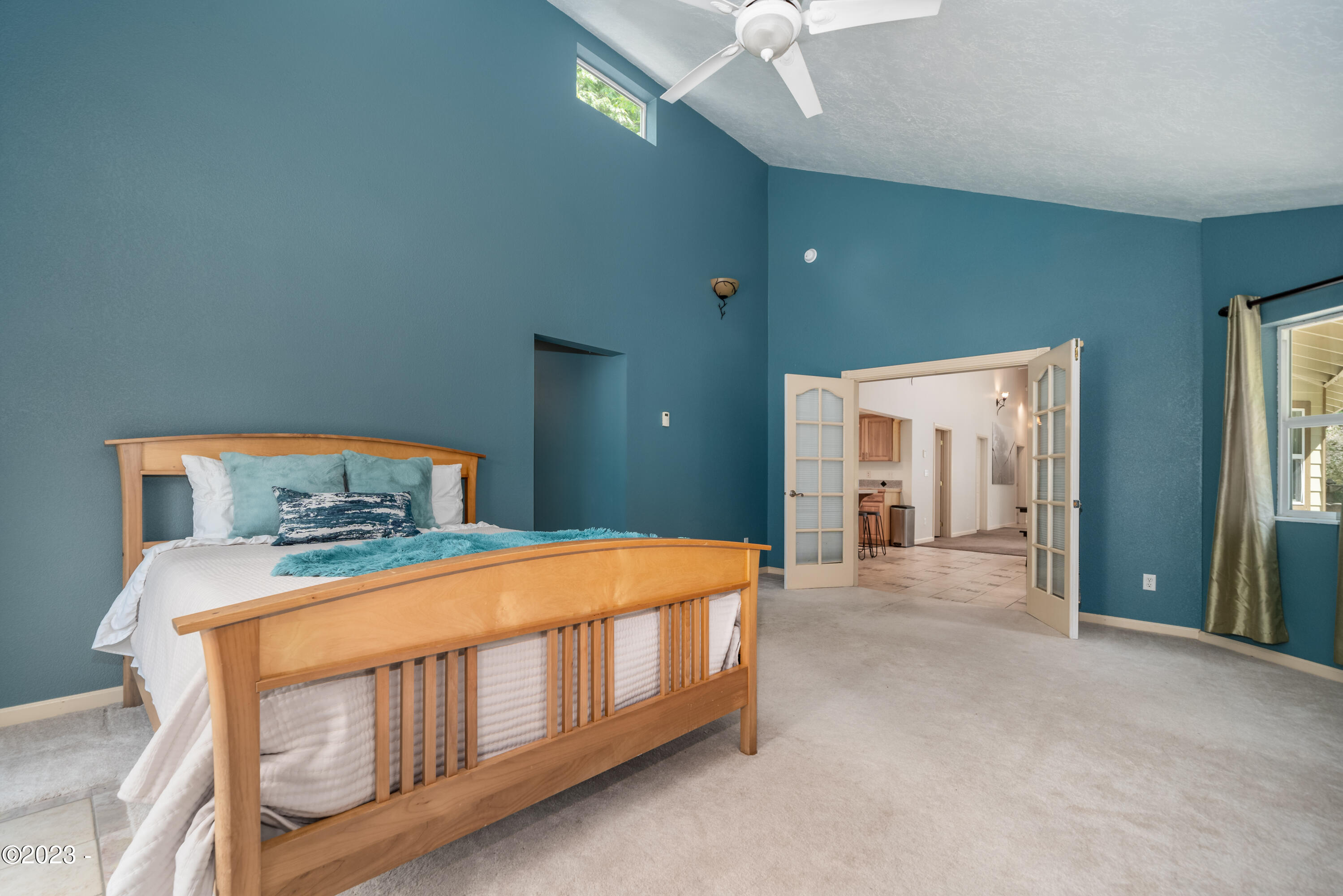 1920 NW Sunset Drive