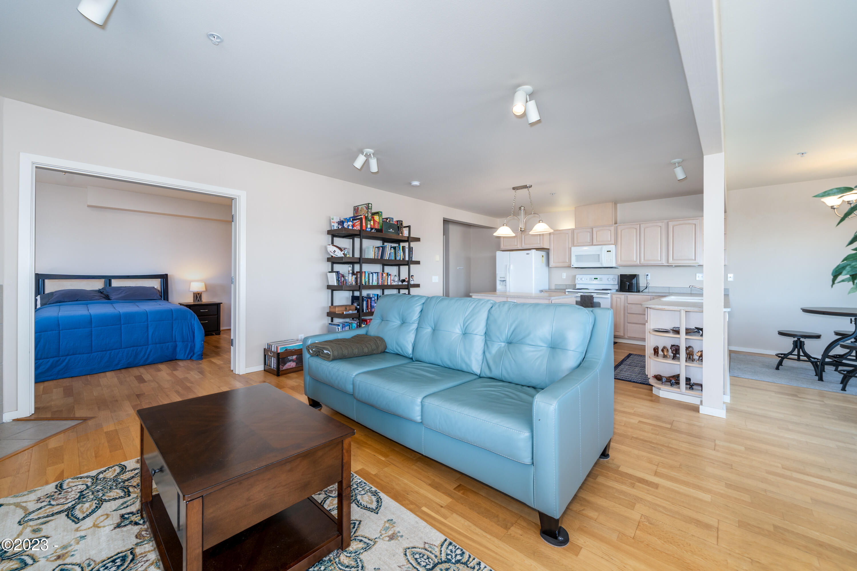 720 SW 6th Street, 201 P