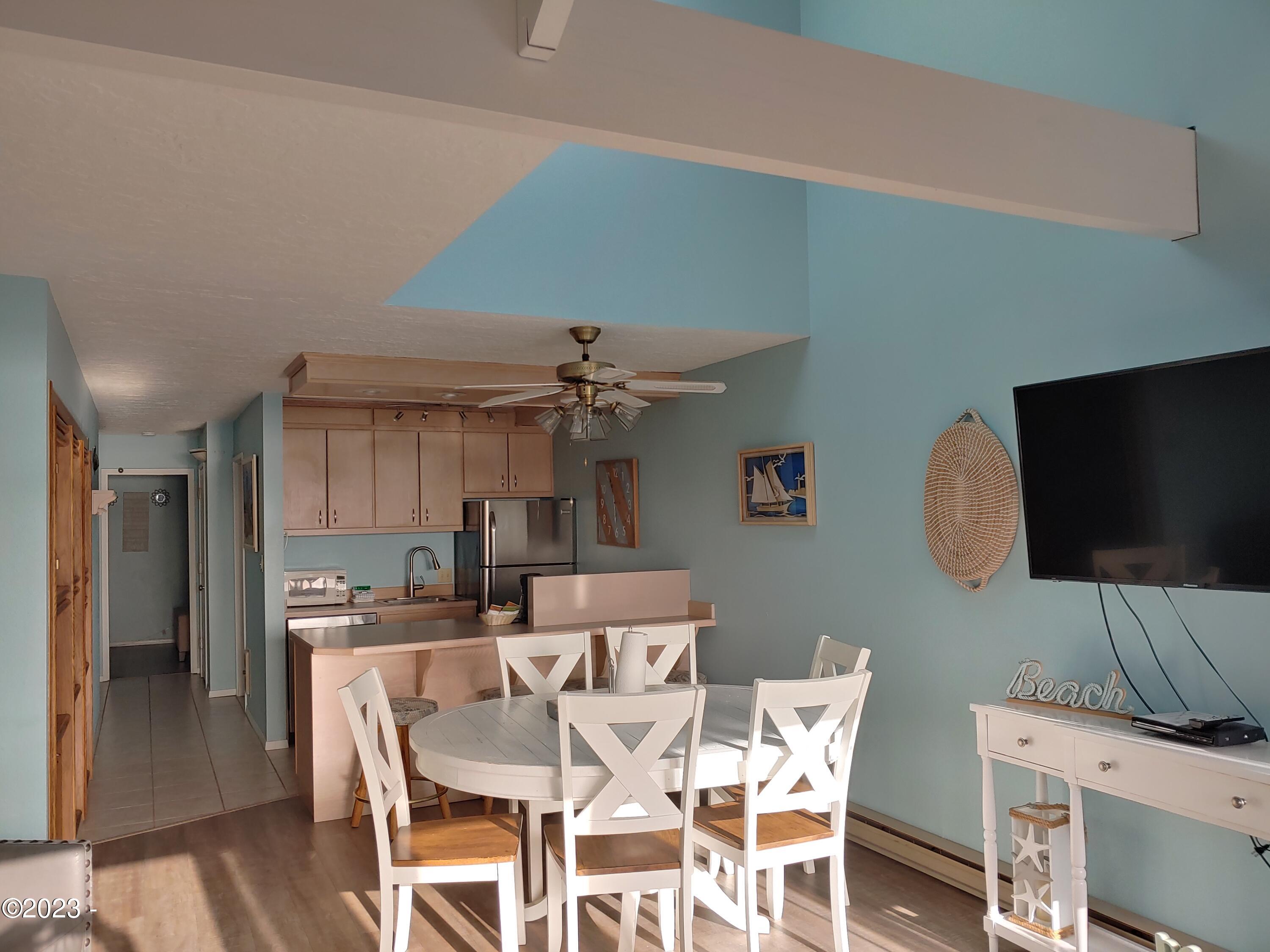 1000 SE Bay Boulevard, 425-426