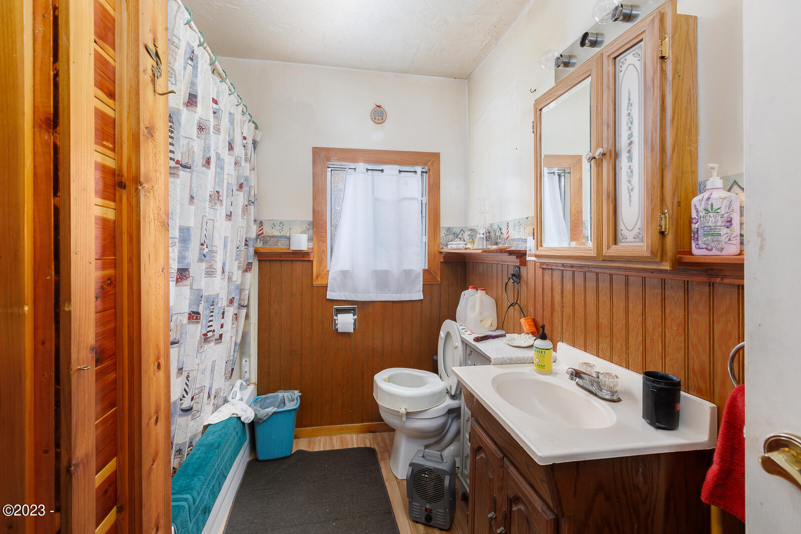 1040 SW Seabrook Lane