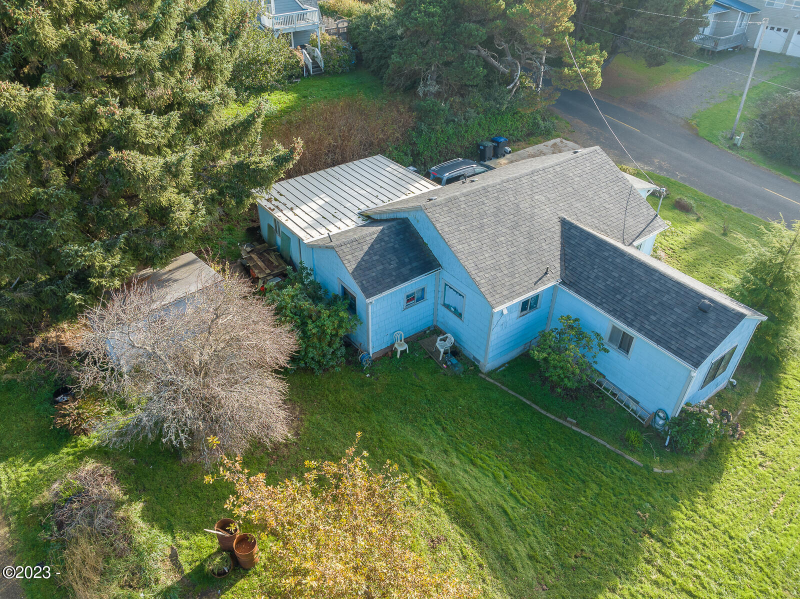 1040 SW Seabrook Lane