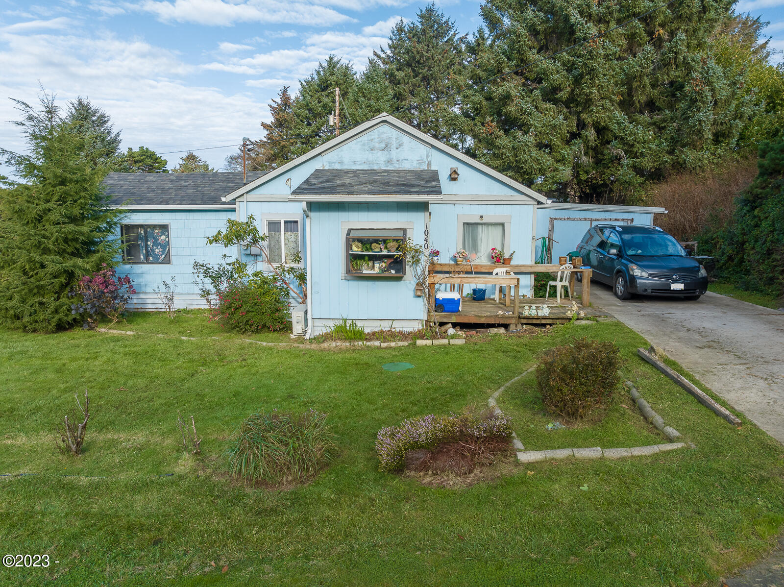 1040 SW Seabrook Lane