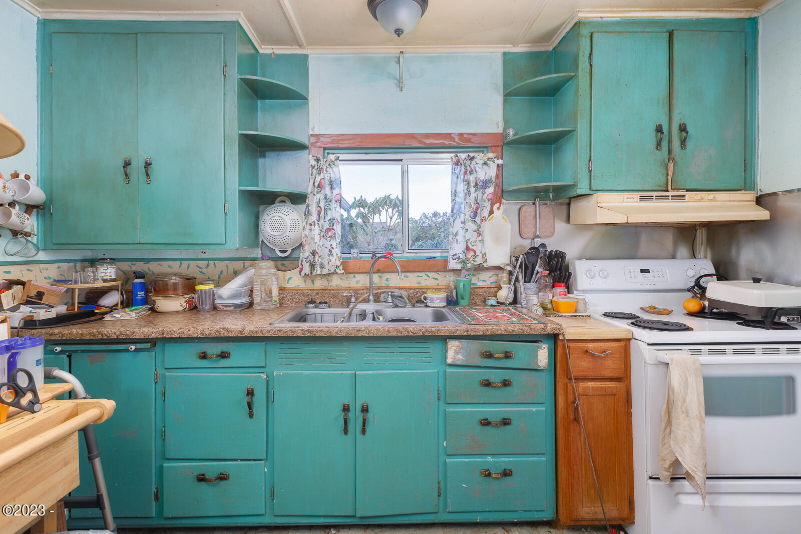 1040 SW Seabrook Lane