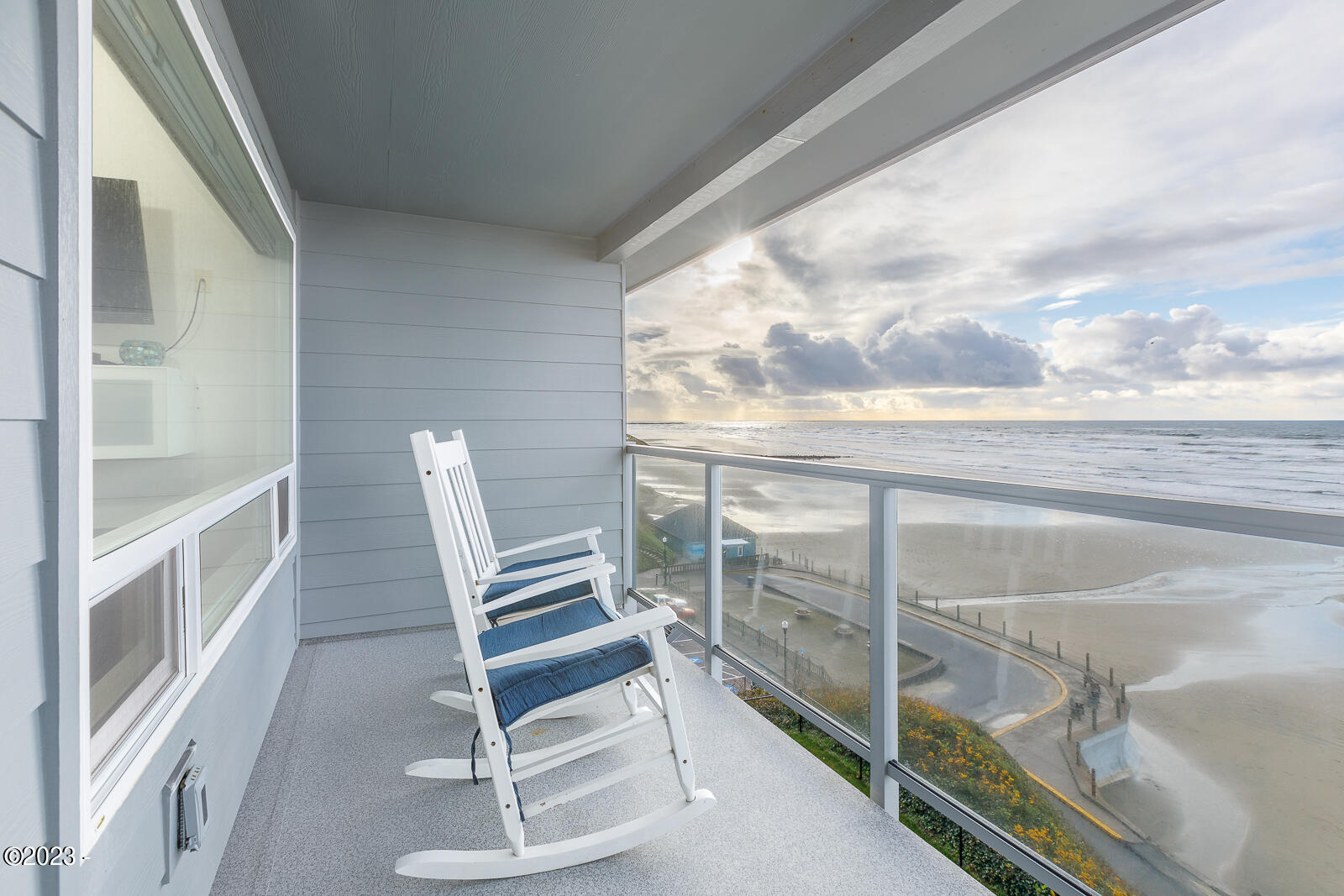 507 NW Alpine Street, 303