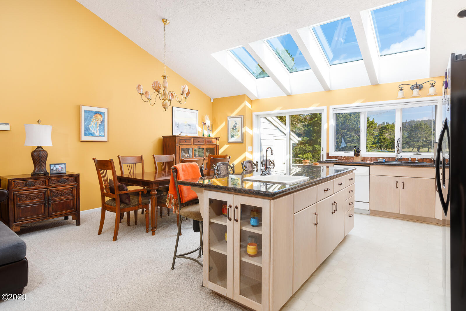 3910 NE Megginson Street, H