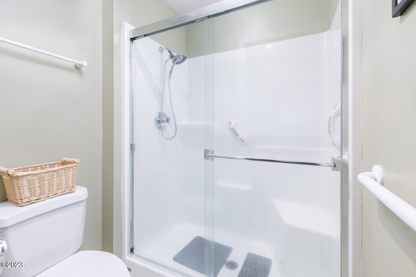 3910 NE Megginson Street, H