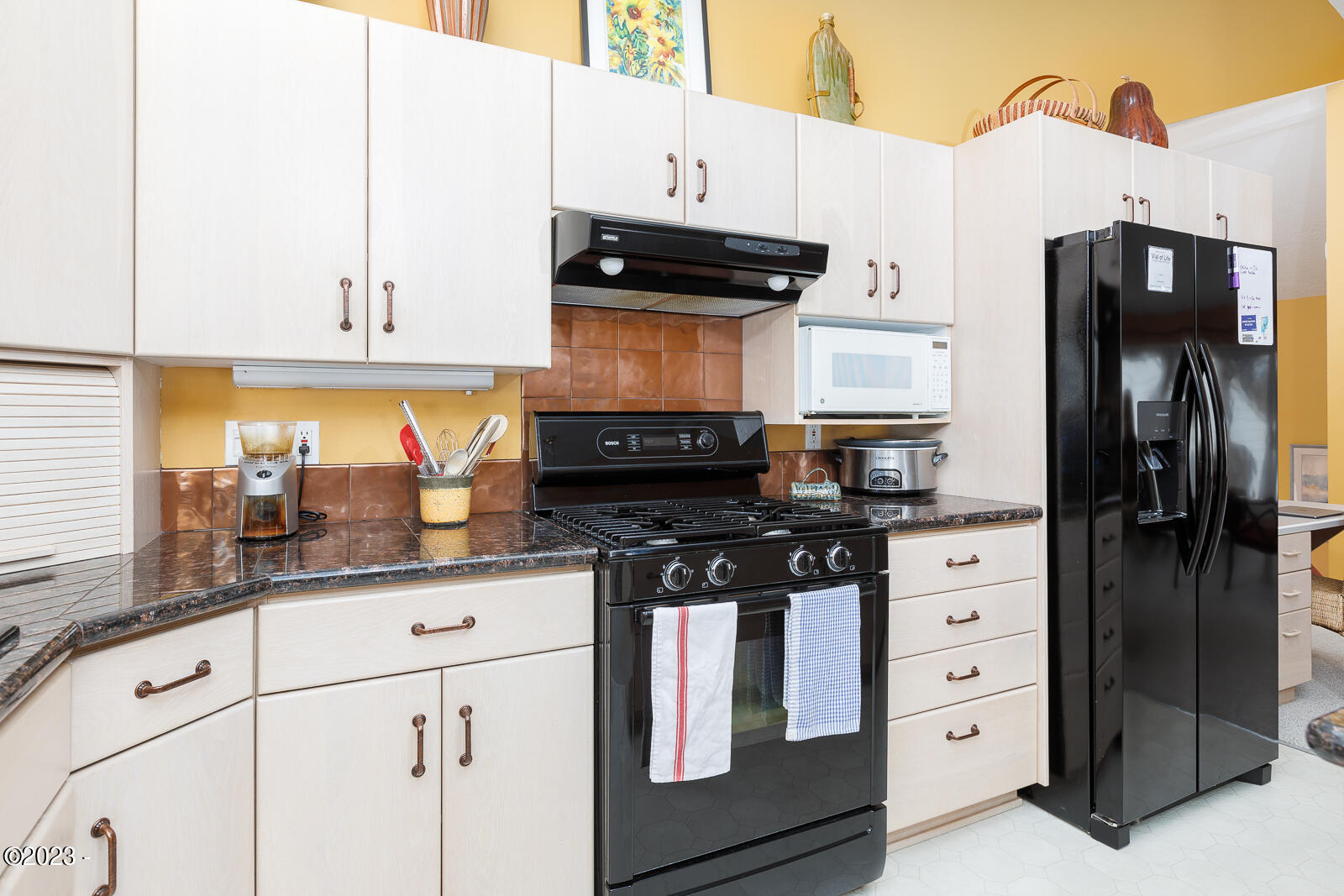 3910 NE Megginson Street, H