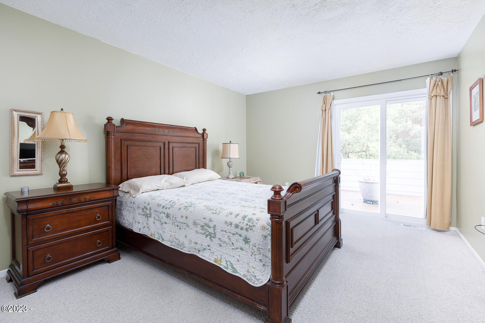 3910 NE Megginson Street, H