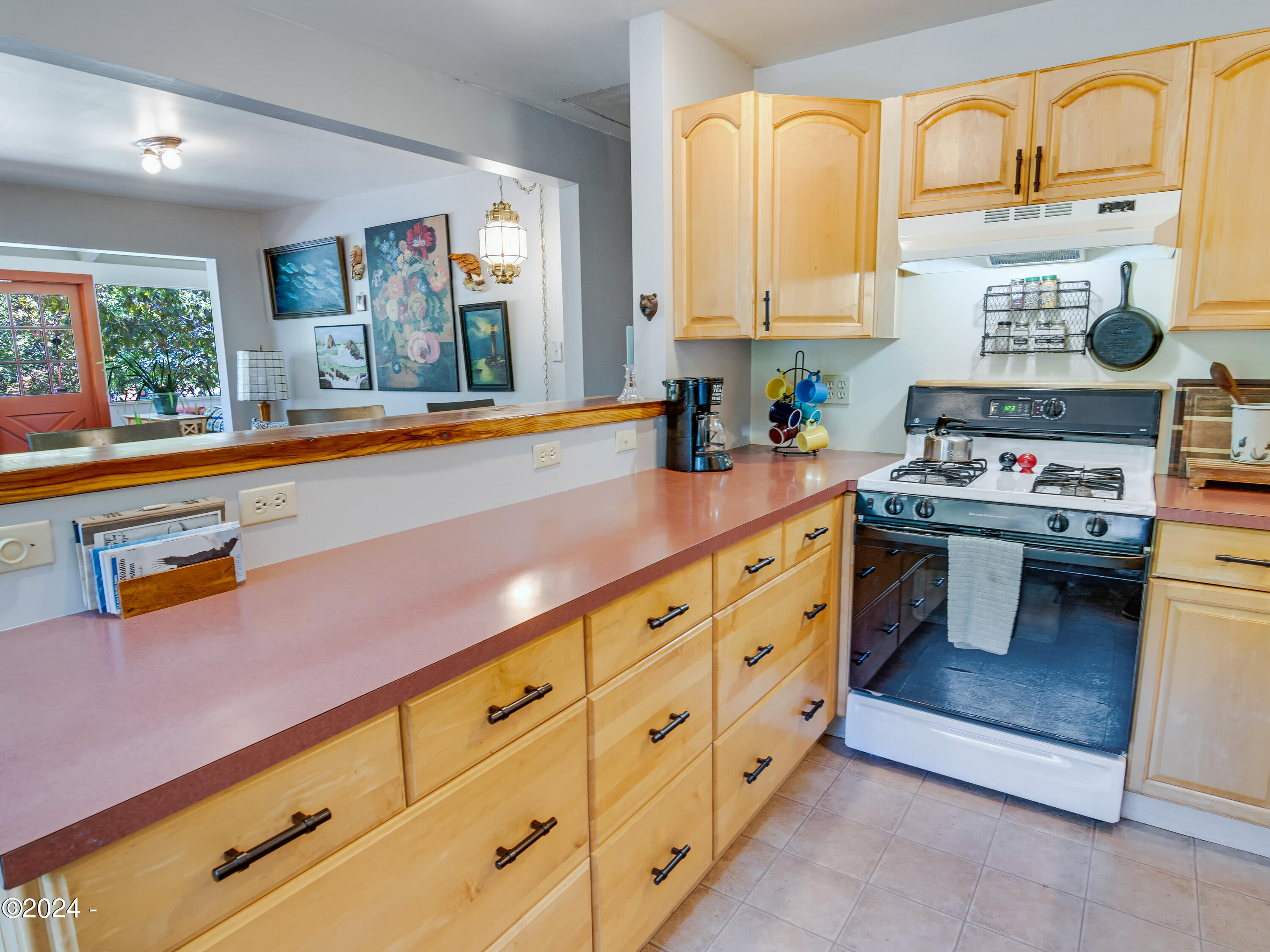 550 NE California Street