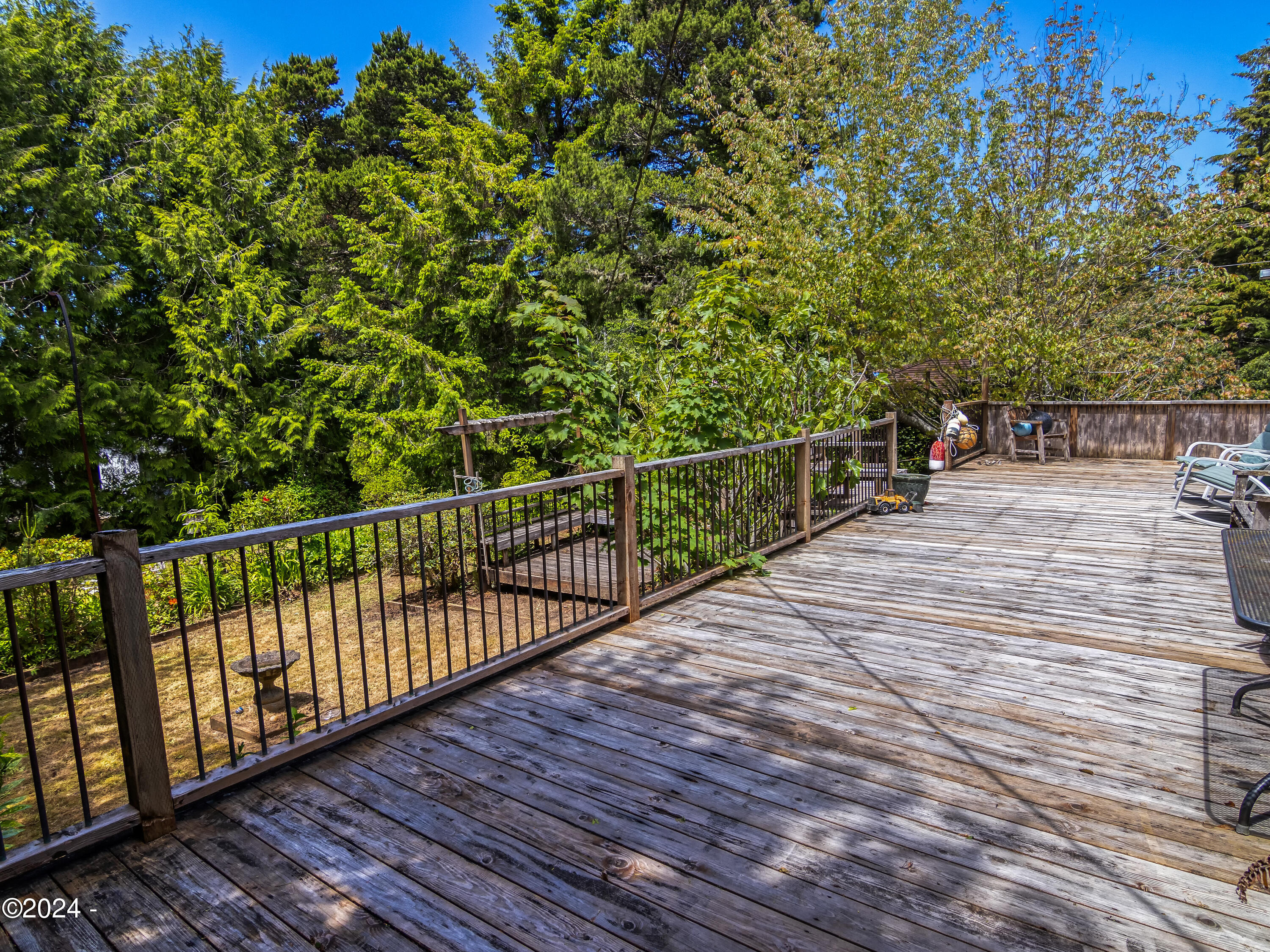 550 NE California Street