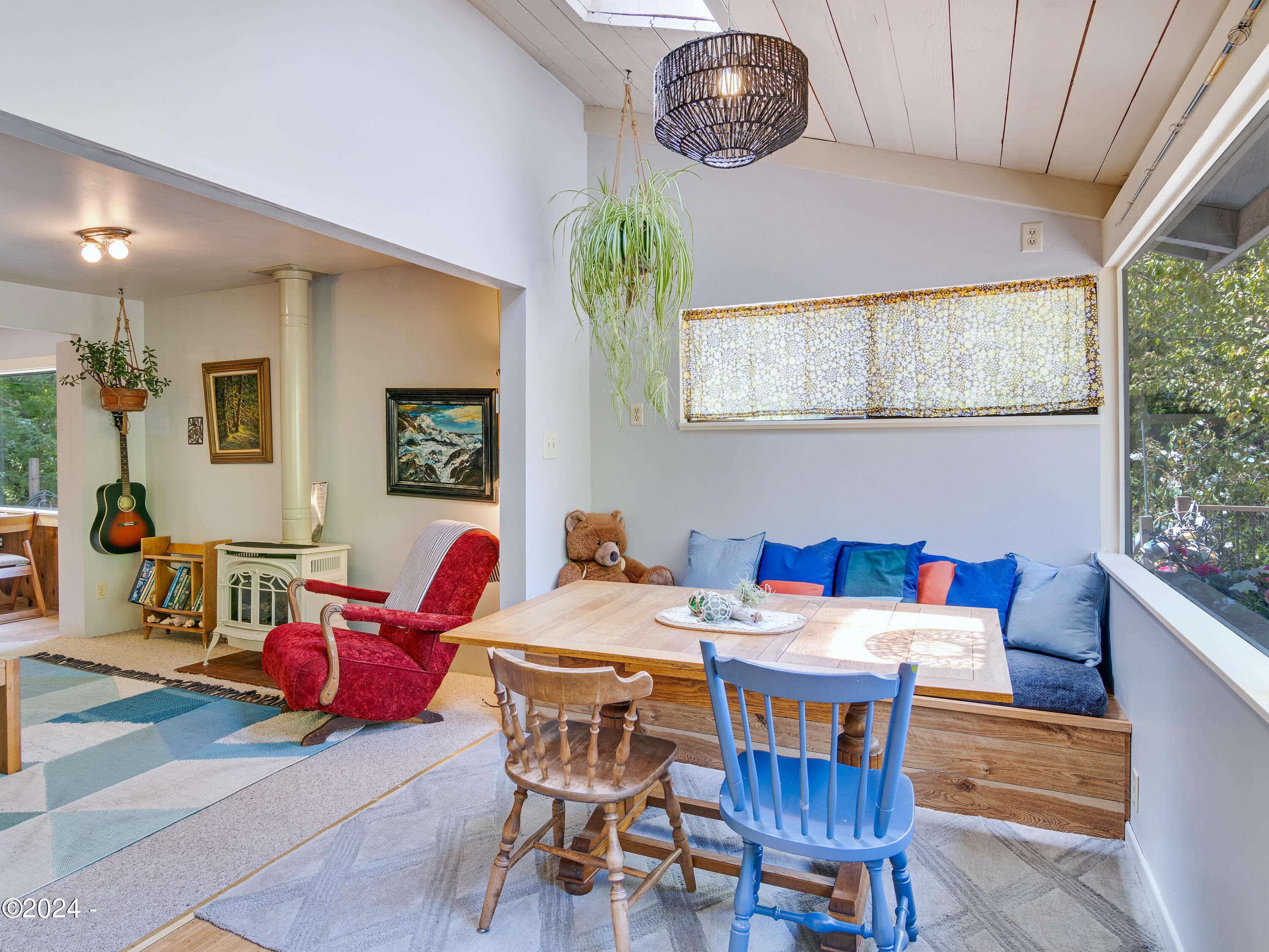 550 NE California Street