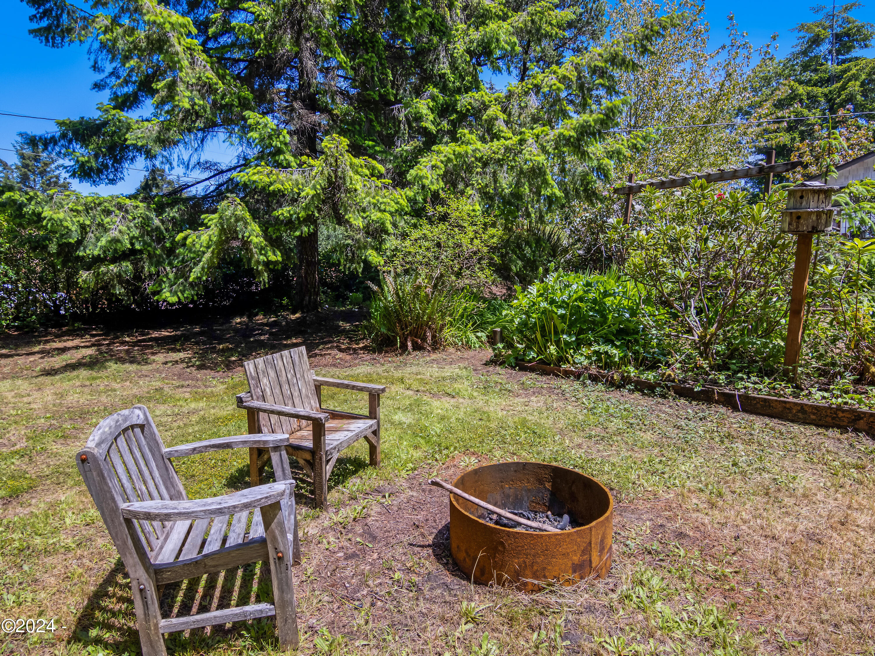 550 NE California Street