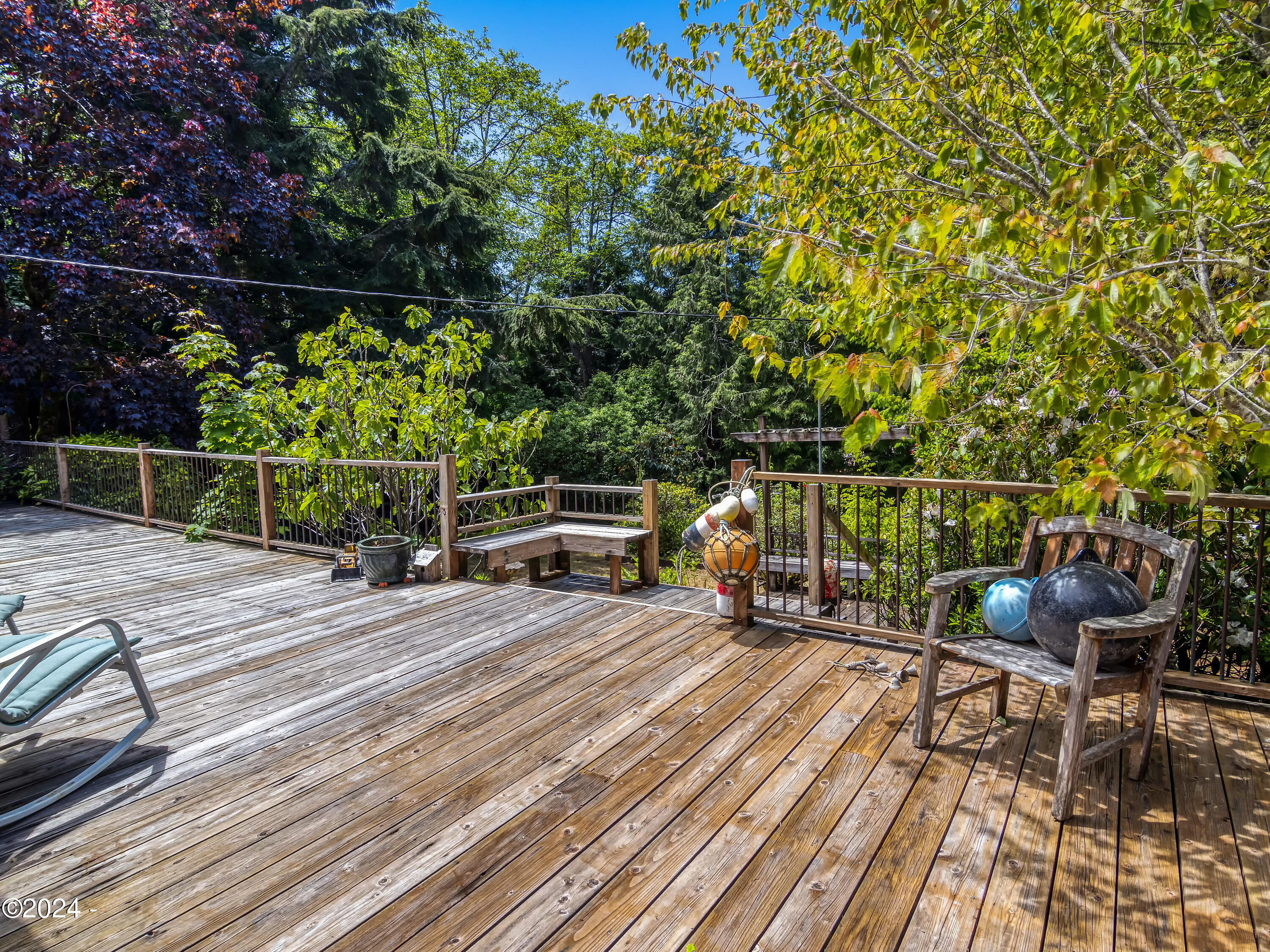 550 NE California Street