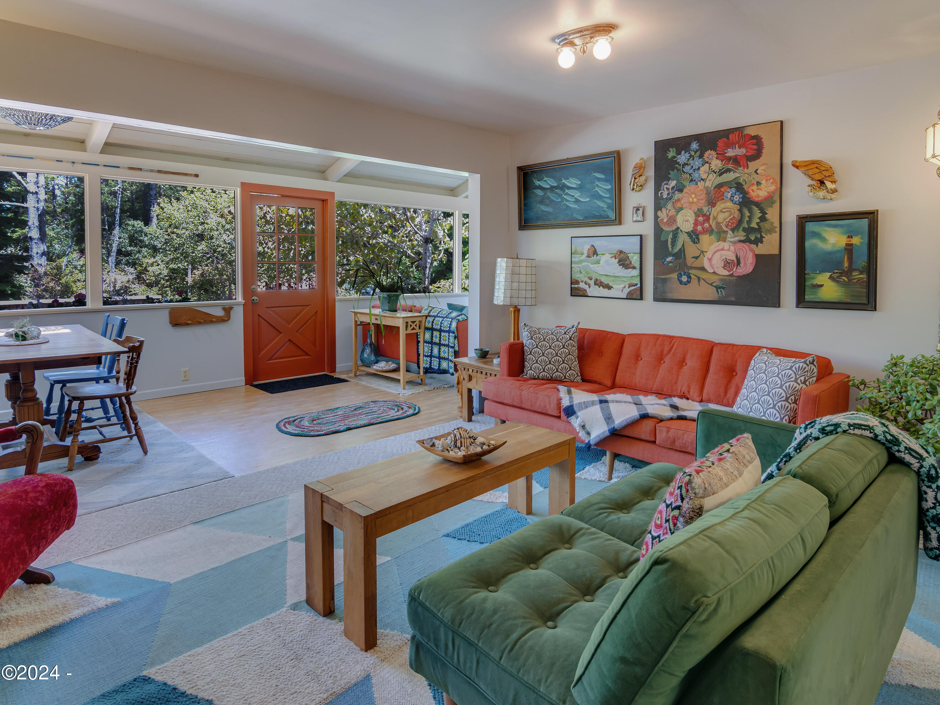 550 NE California Street