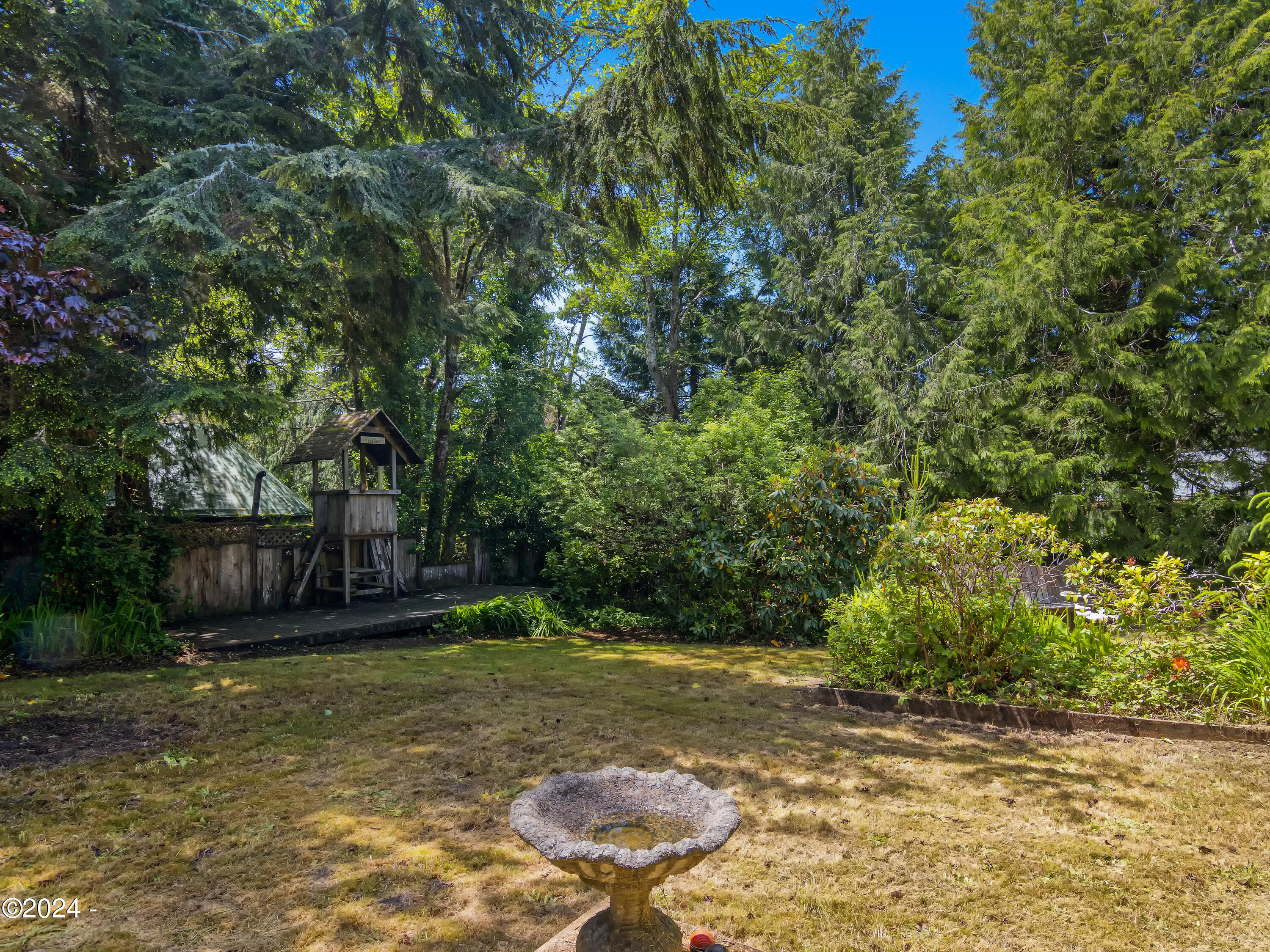 550 NE California Street