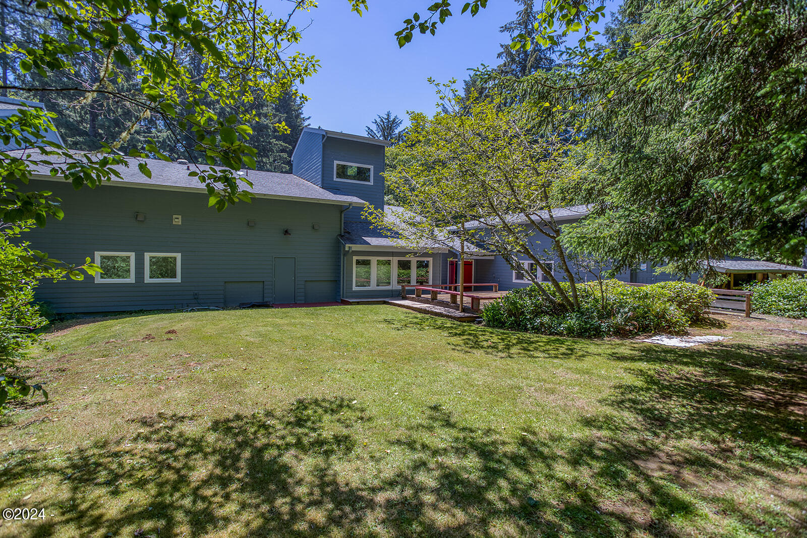186 SW The Pines