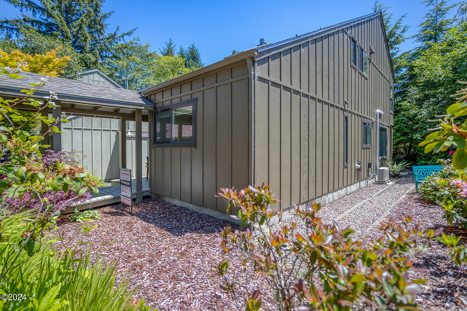 1252 SW Meadow Lane