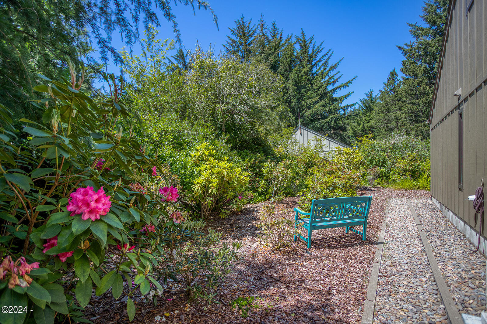 1252 SW Meadow Lane