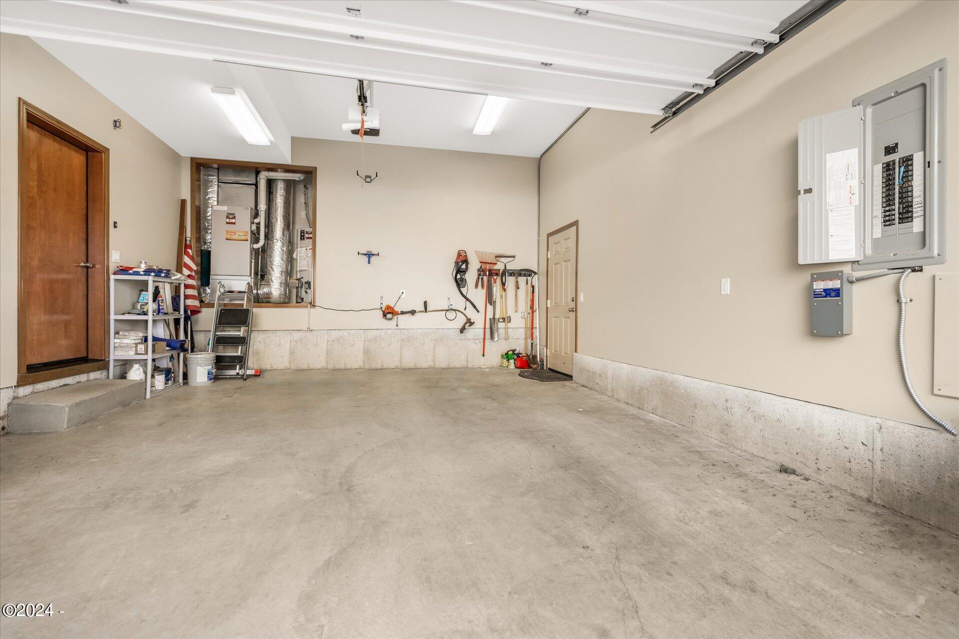859 SW 8th Street