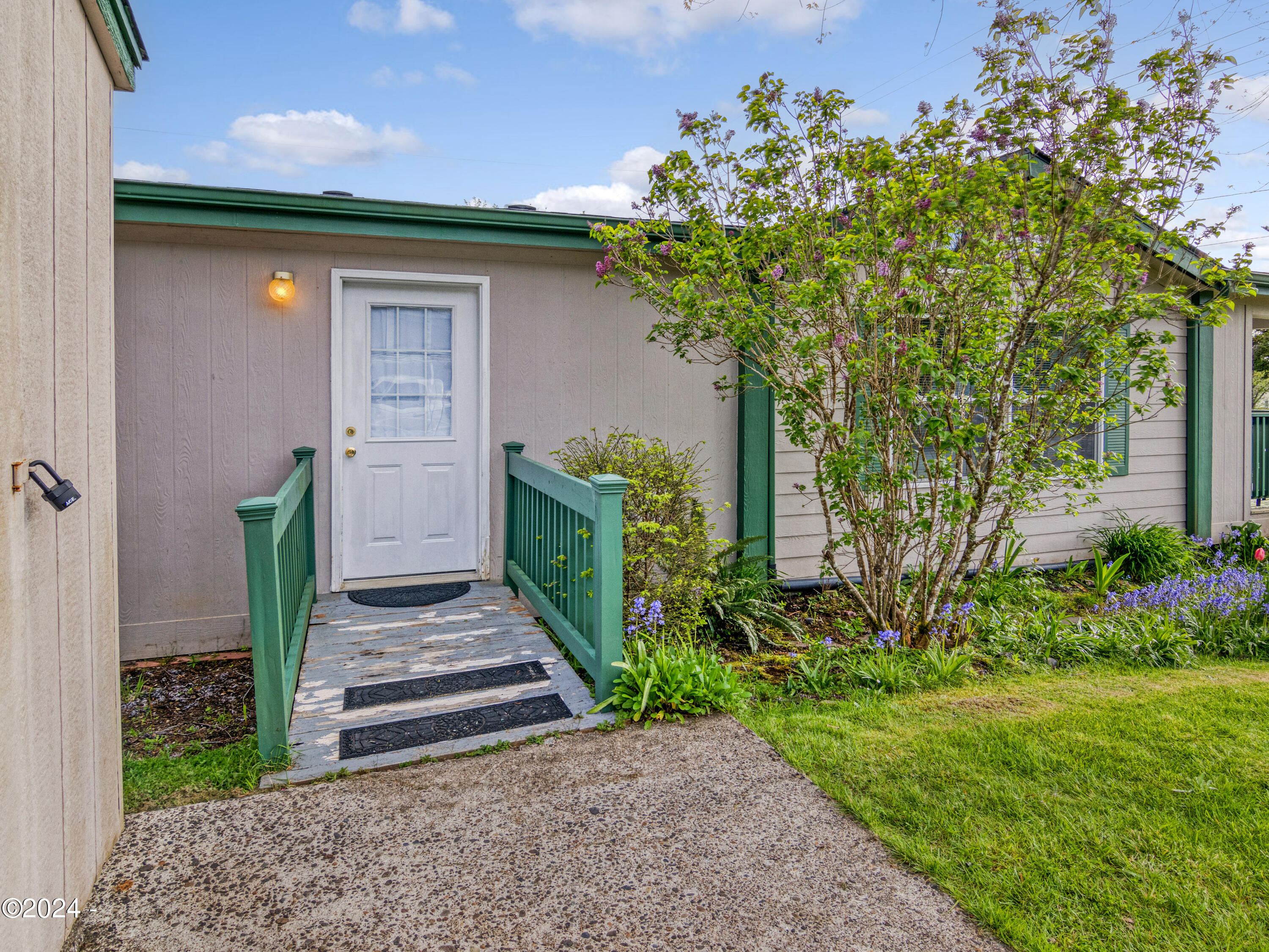 1112 NE Fogarty Street