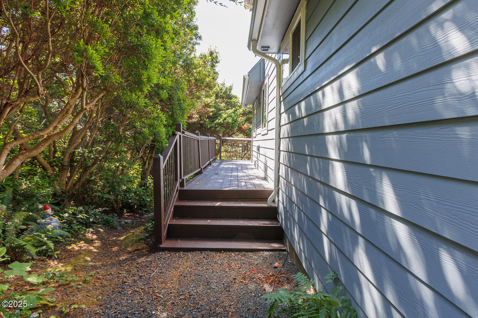 1115 SW Whitecap Drive