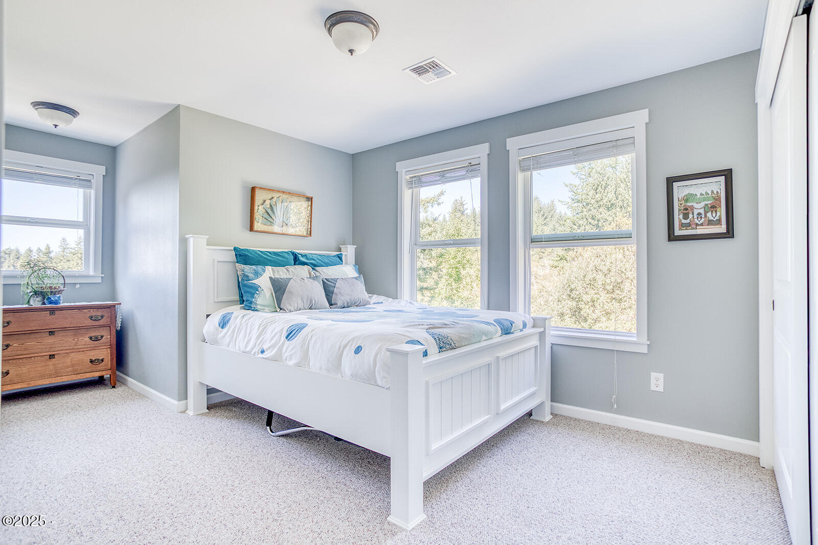 1219 NE Newport Heights Drive