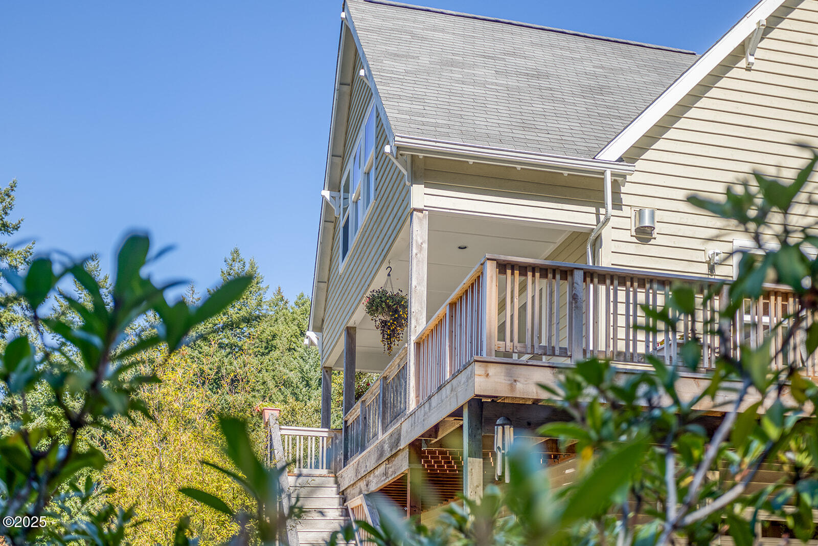 1219 NE Newport Heights Drive