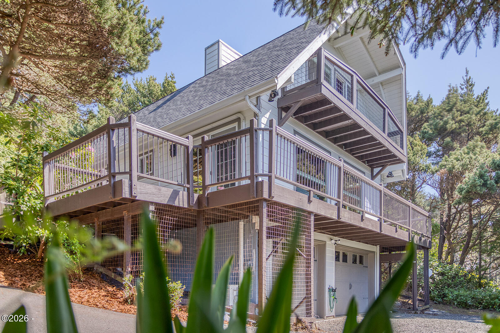 1115 SW Whitecap Drive