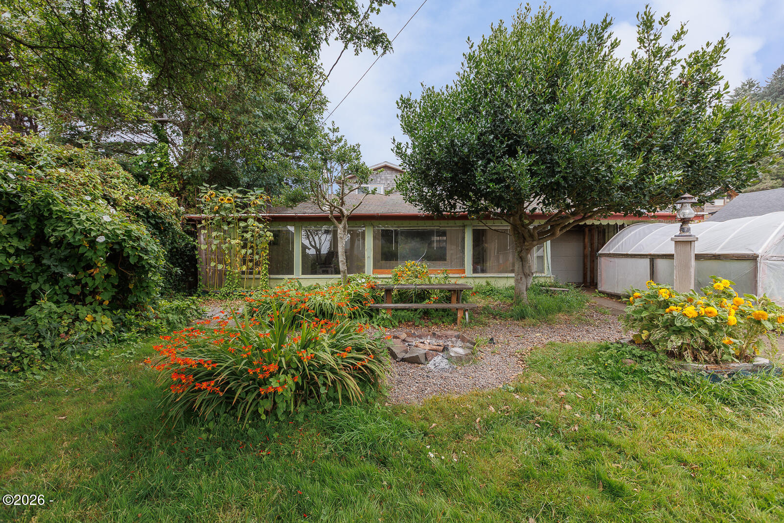 207 W 3rd Street