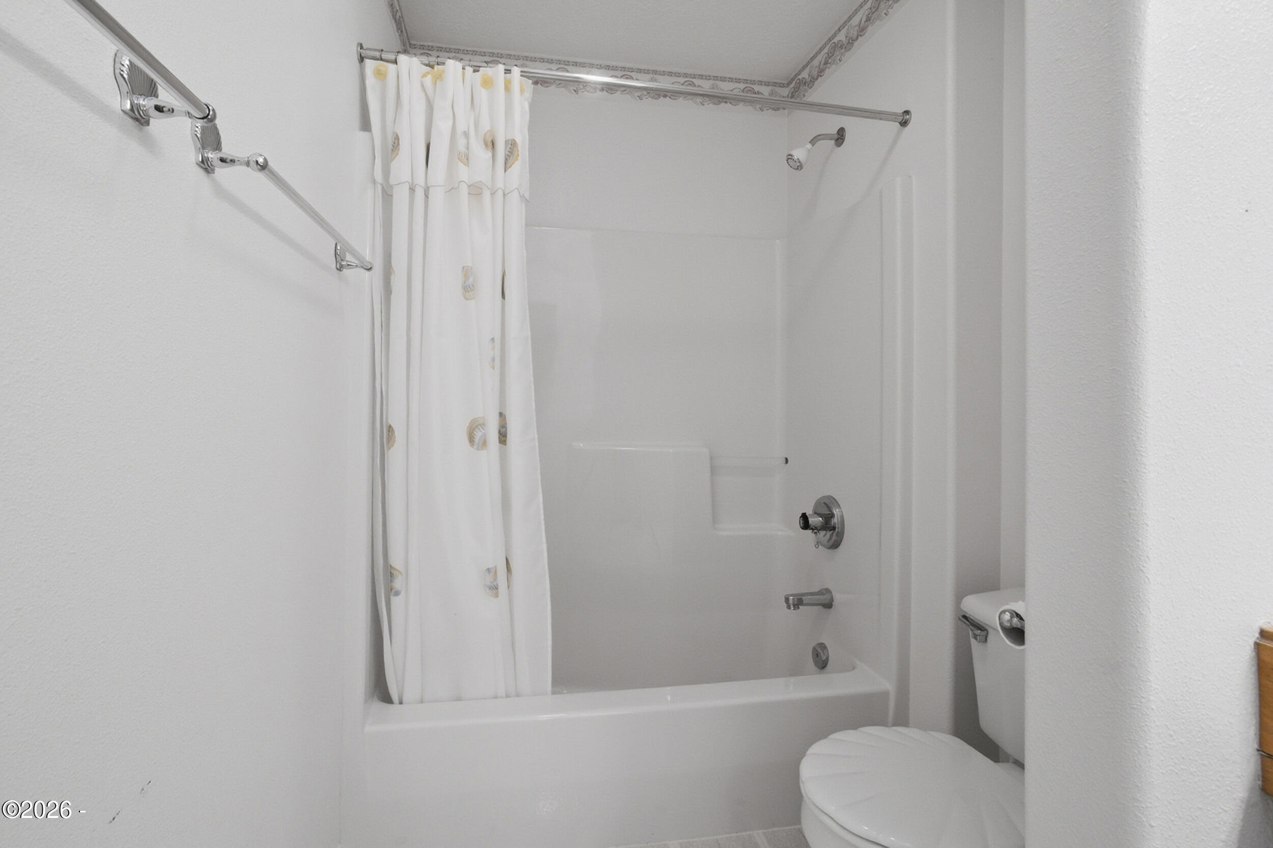 250 SE Coast Guard Drive, 2