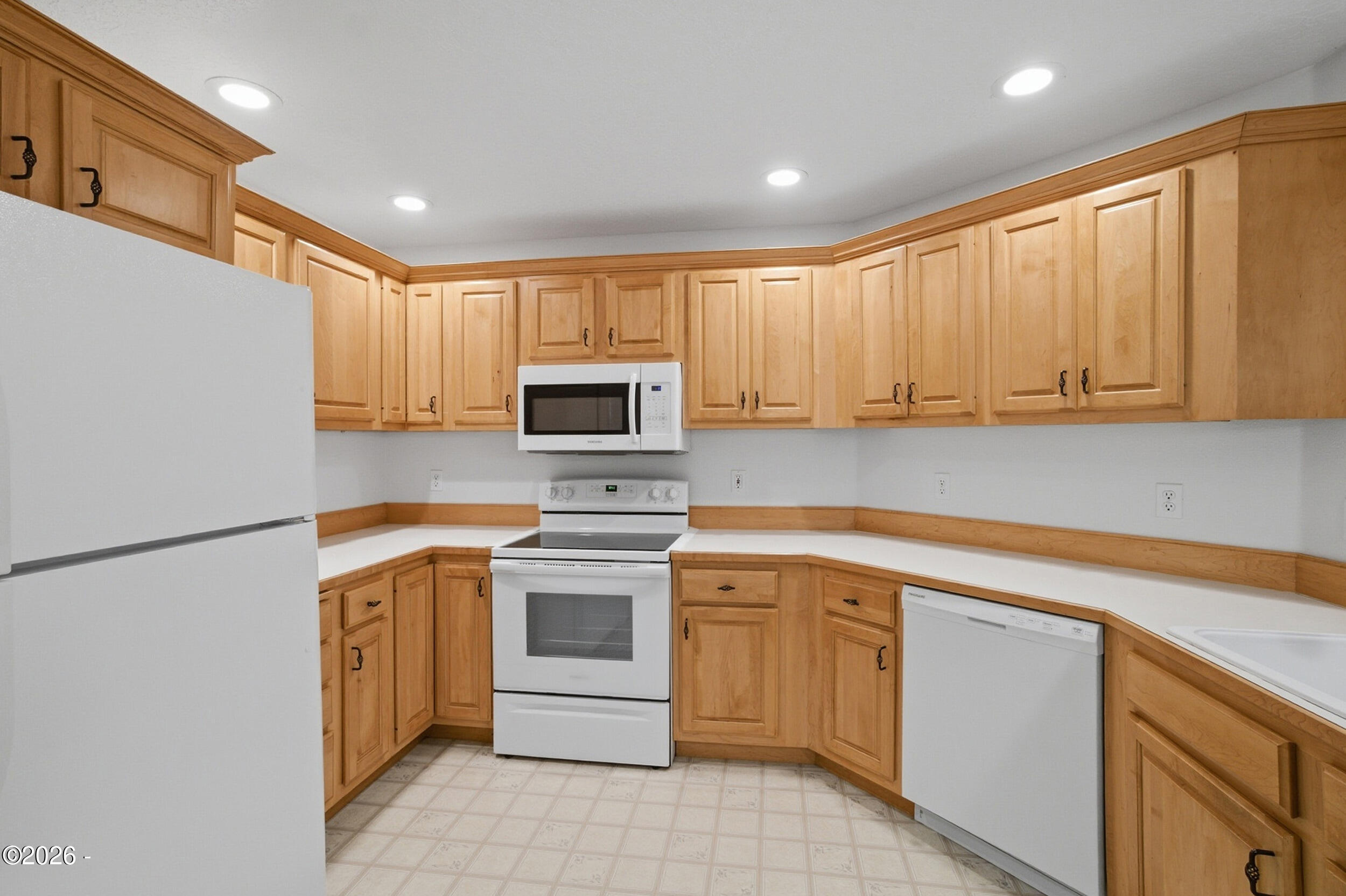 250 SE Coast Guard Drive, 2