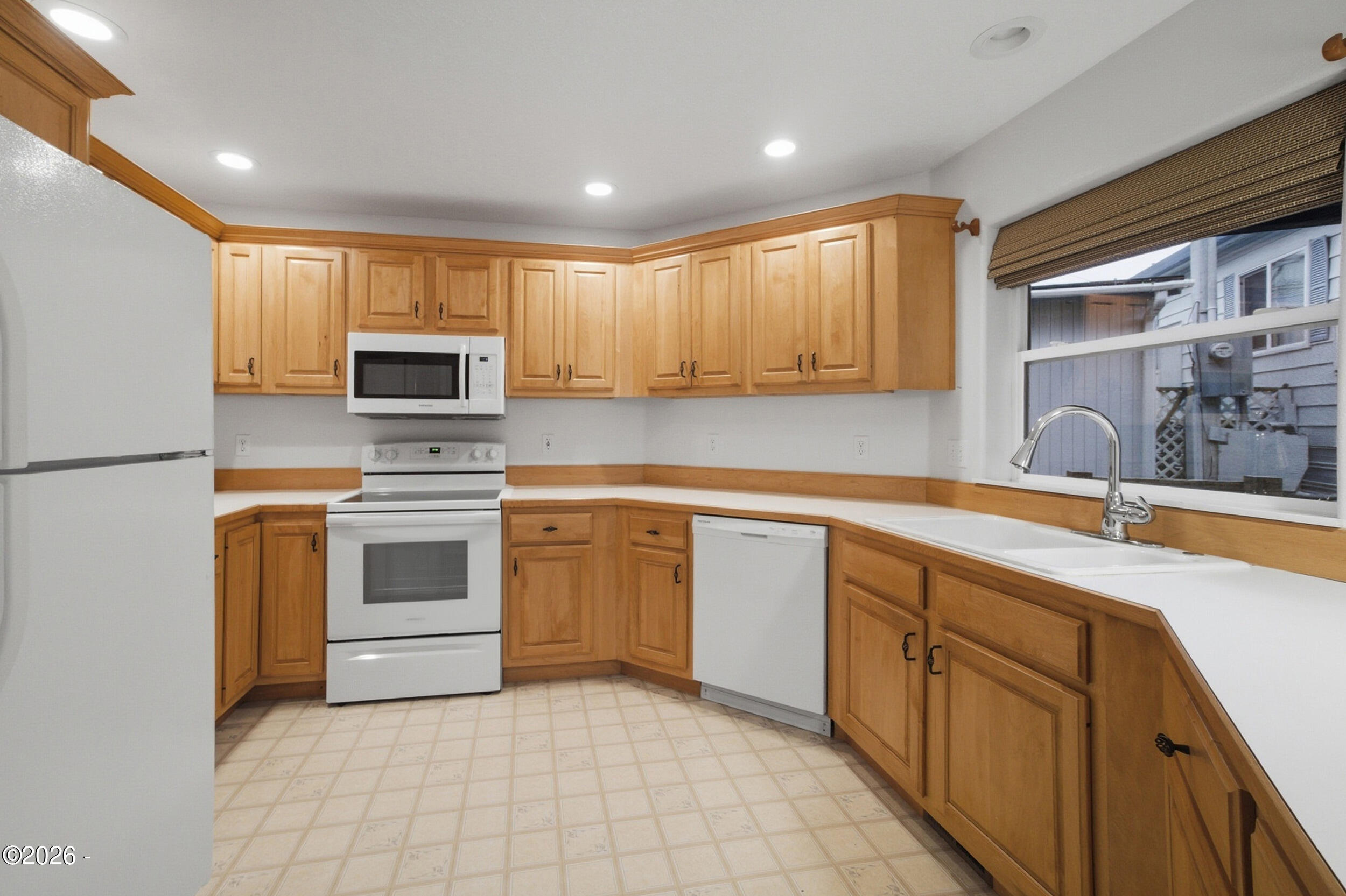 250 SE Coast Guard Drive, 2