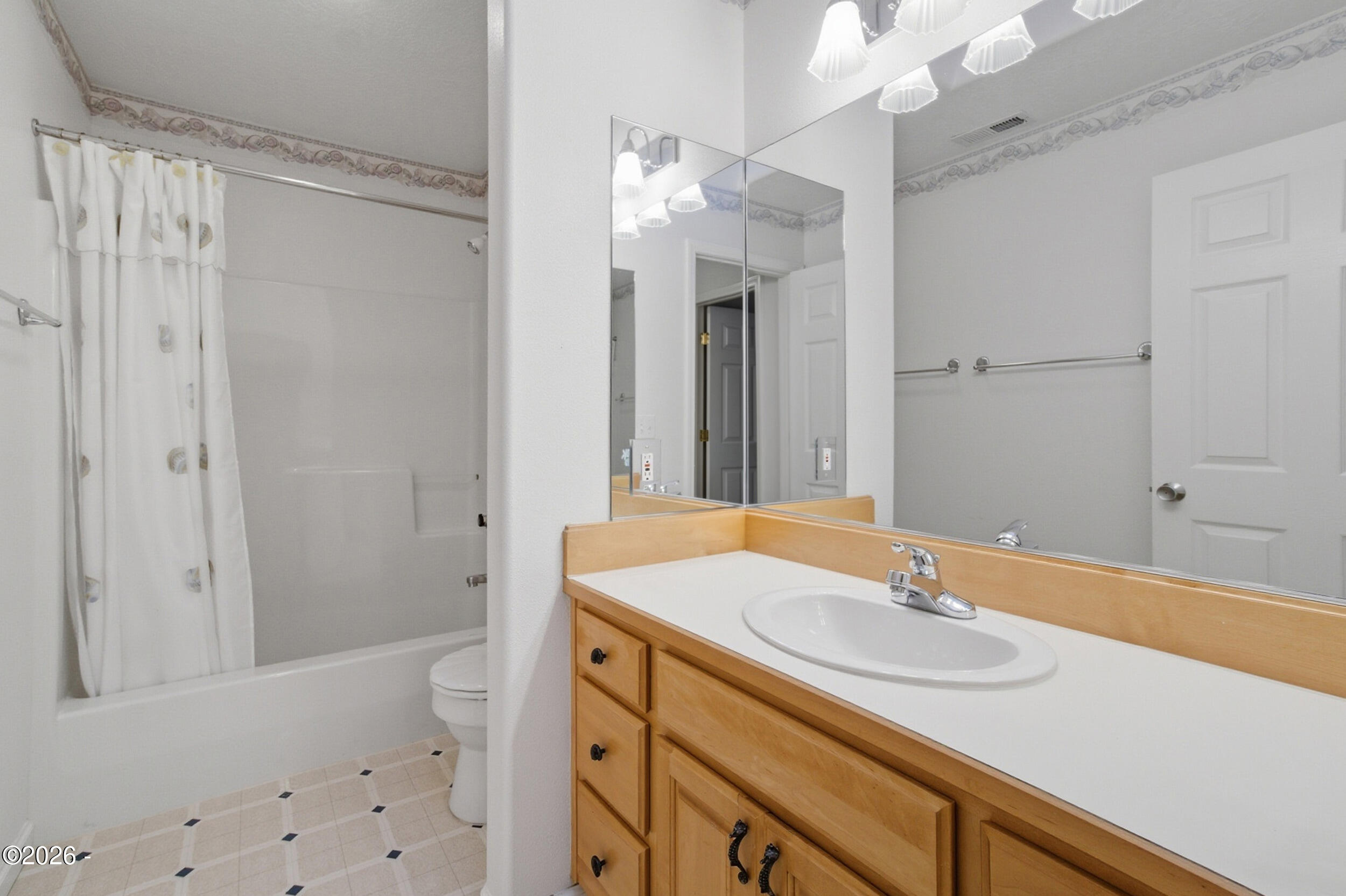 250 SE Coast Guard Drive, 2