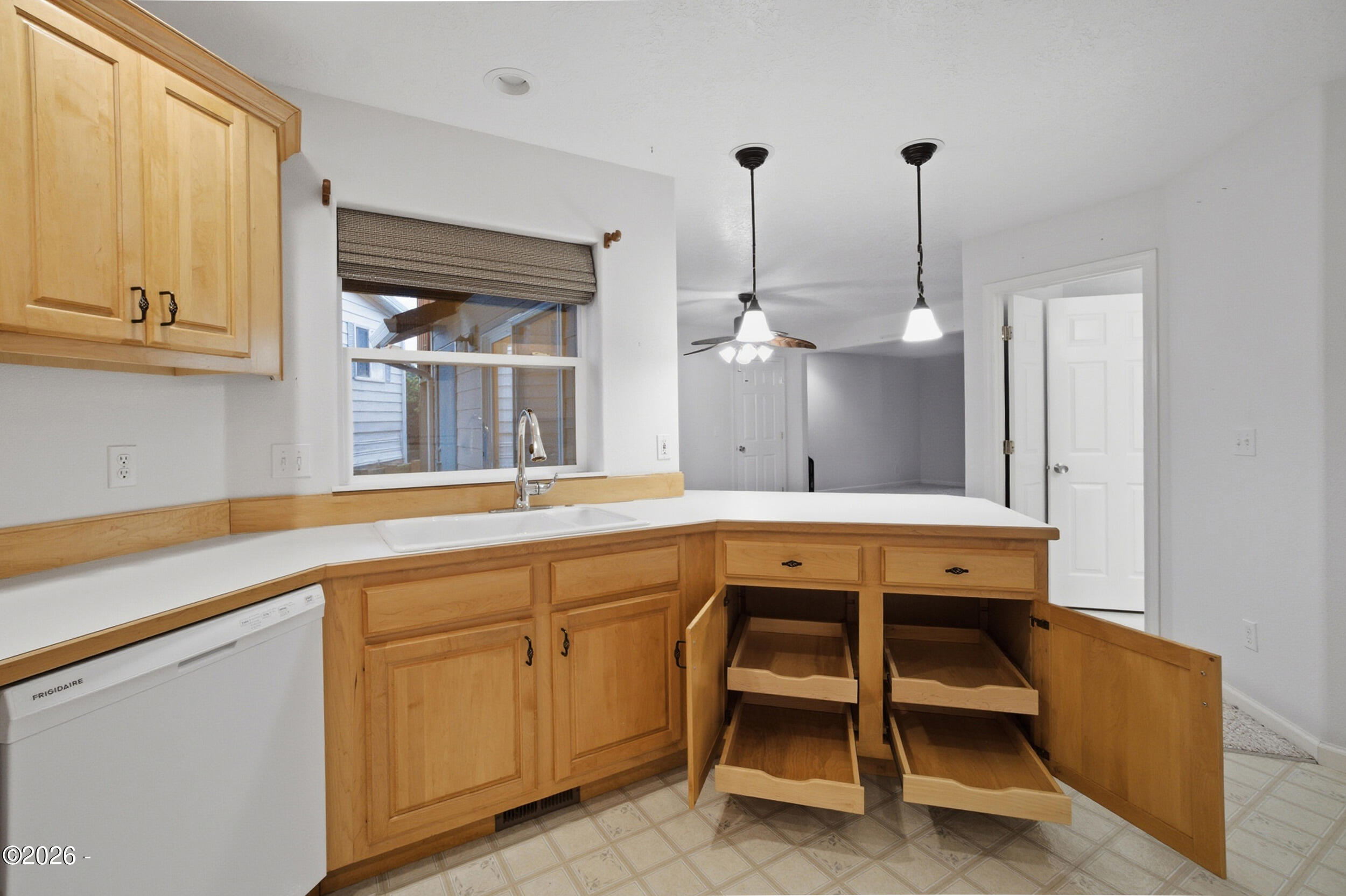 250 SE Coast Guard Drive, 2