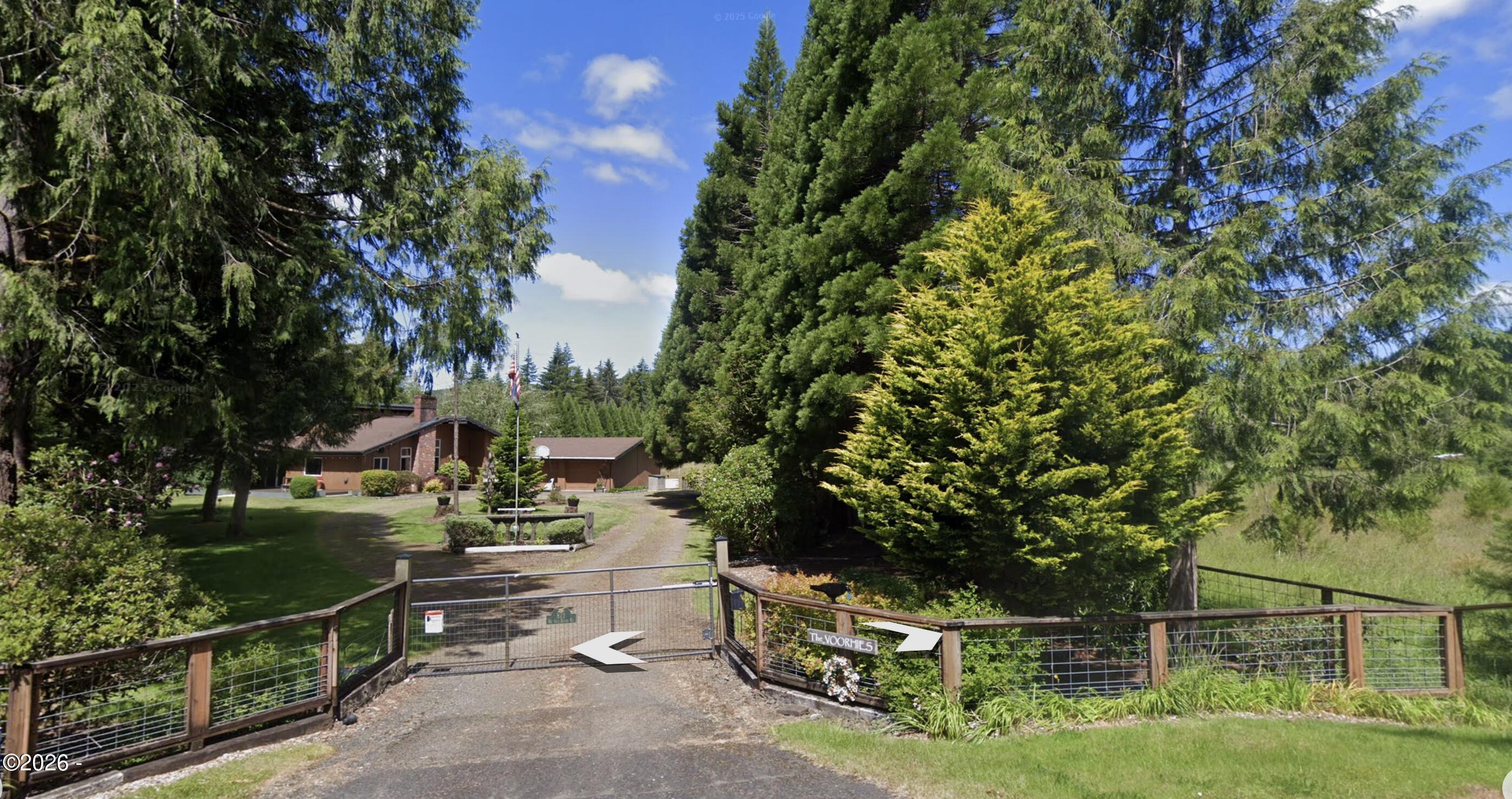 871 Old River Road NE