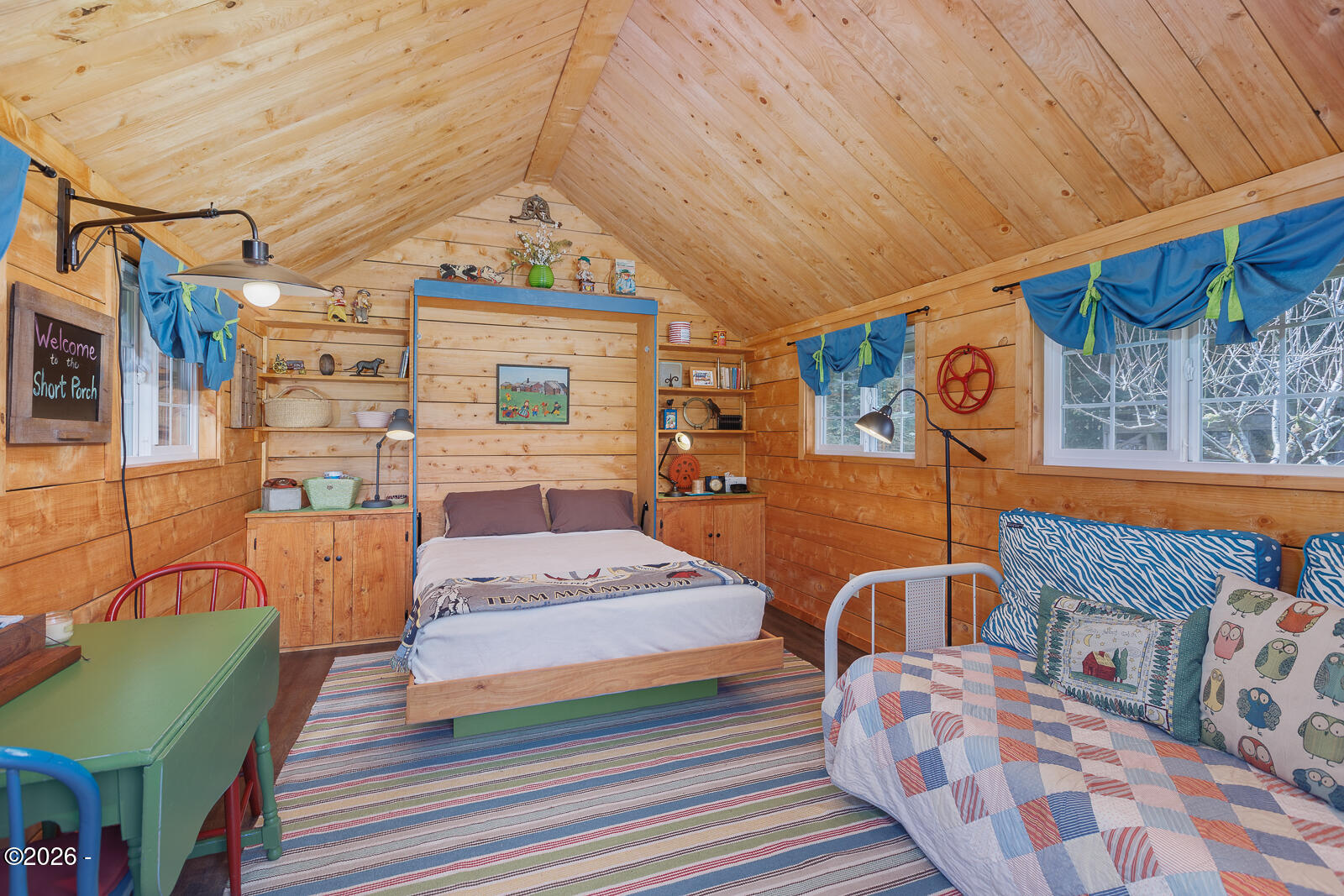 871 Old River Road NE