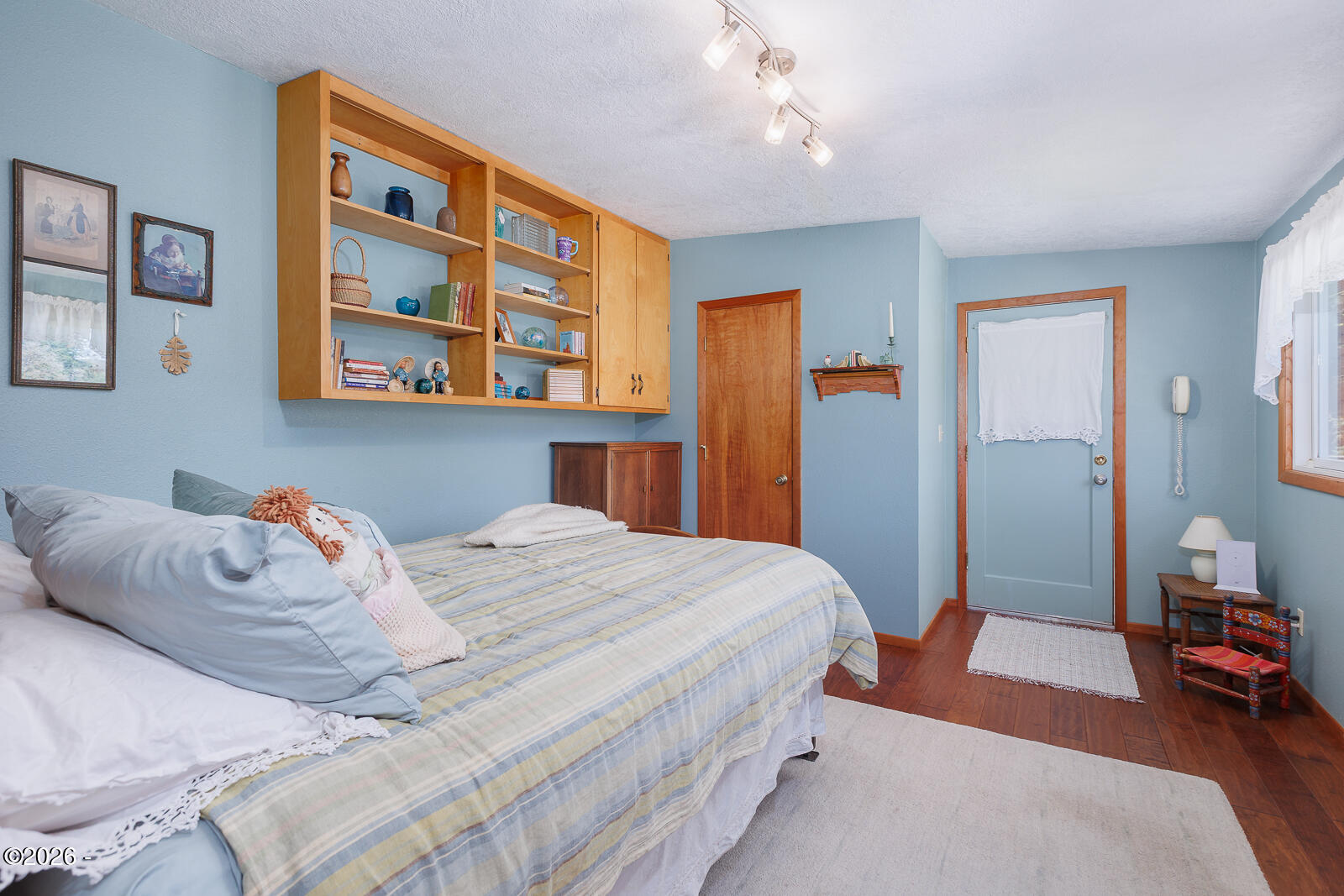 871 Old River Road NE