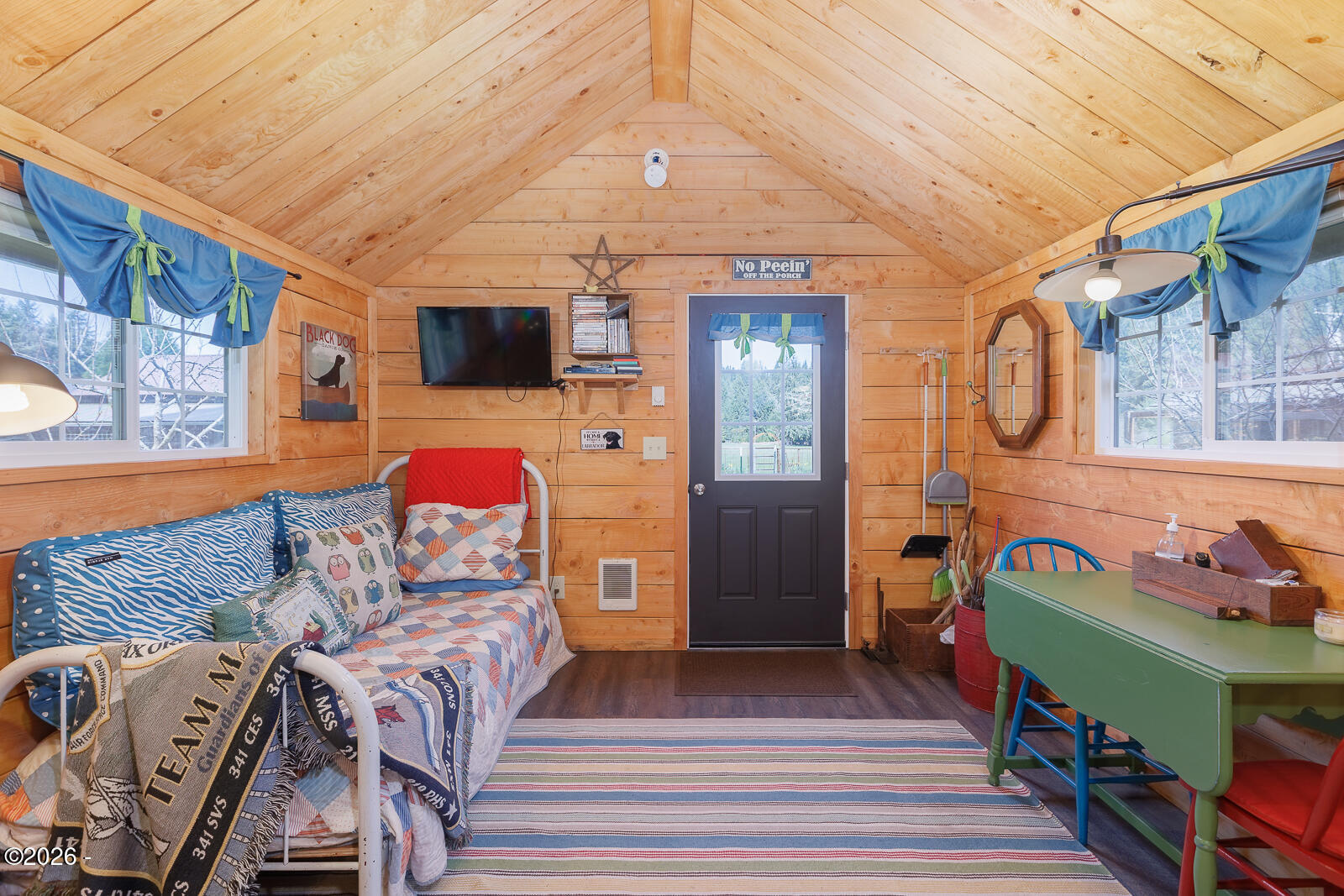 871 Old River Road NE