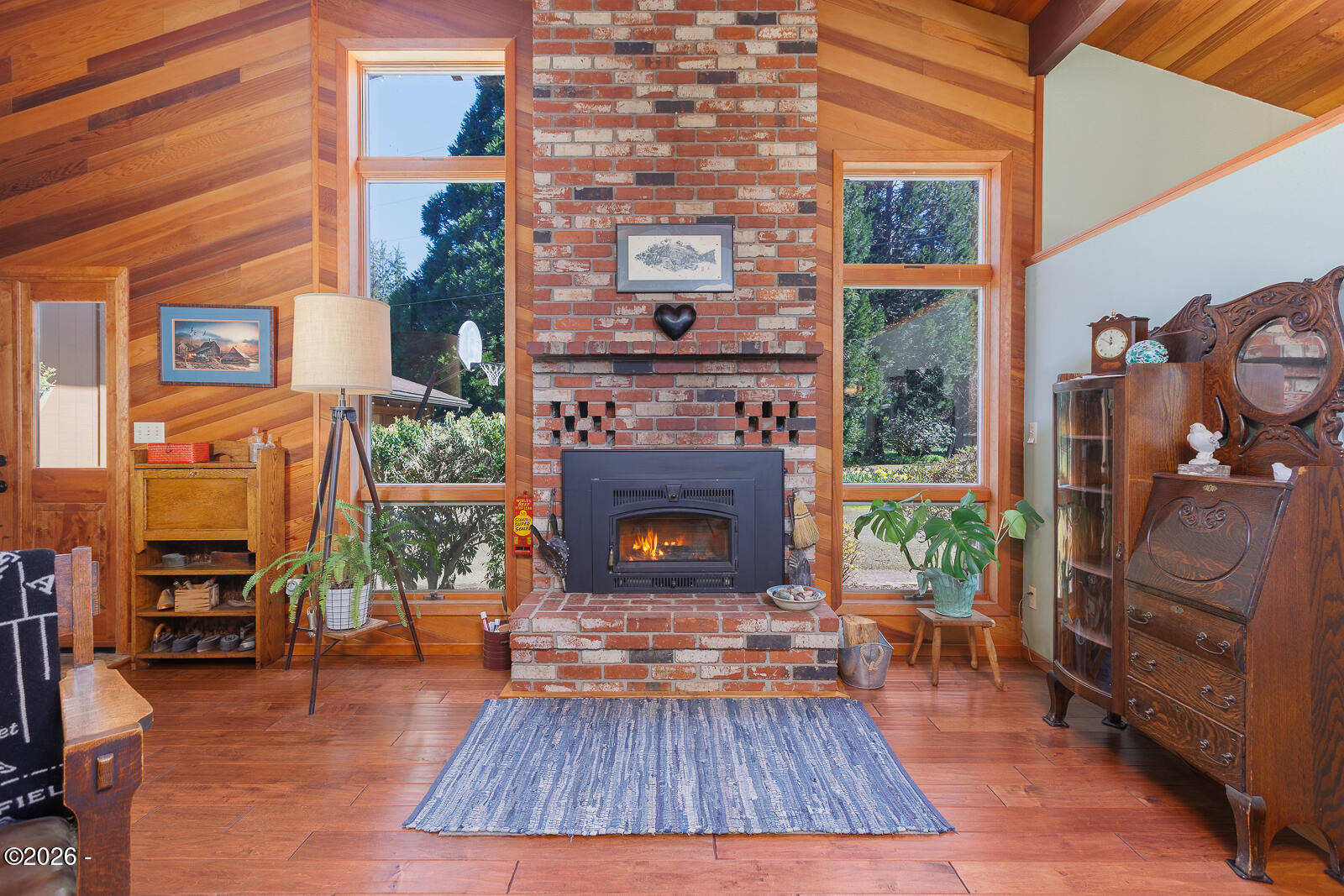 871 Old River Road NE