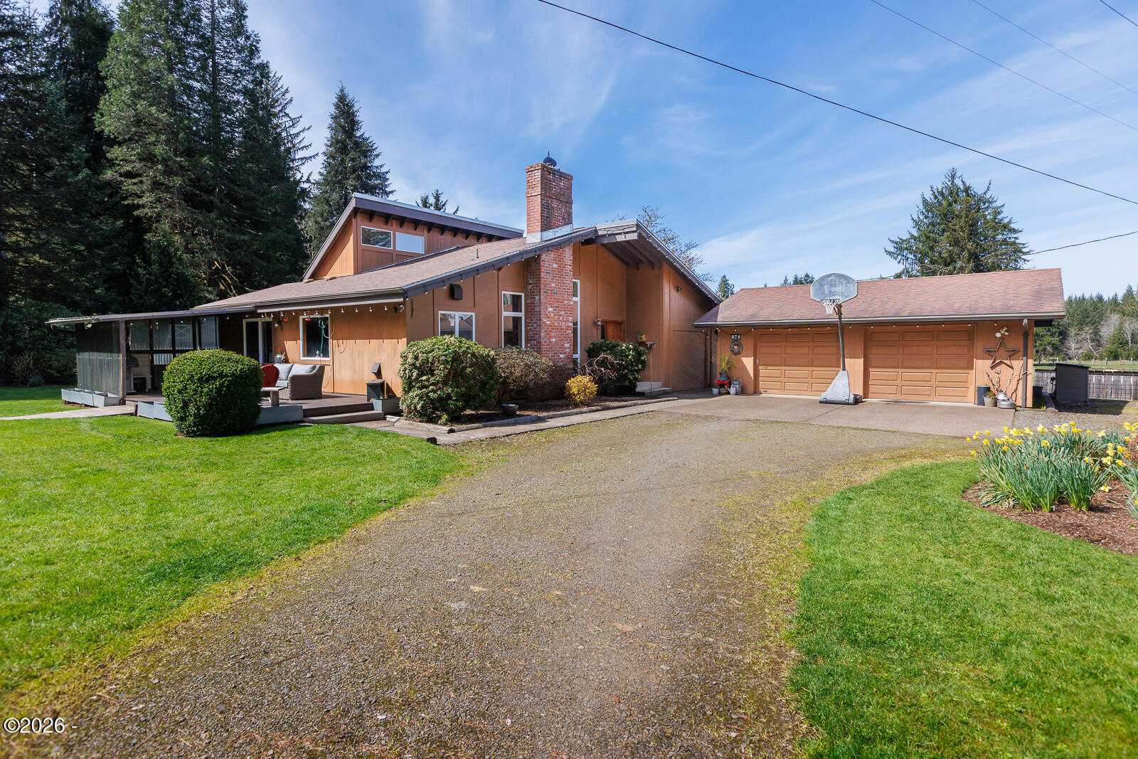 871 Old River Road NE