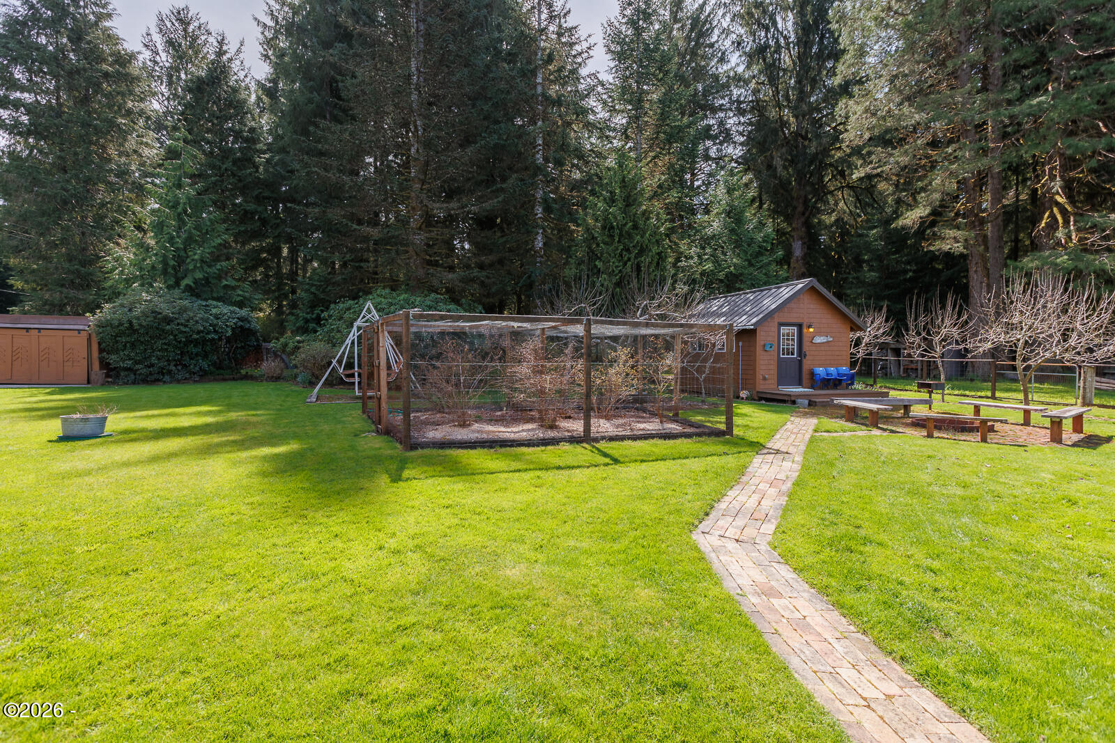 871 Old River Road NE