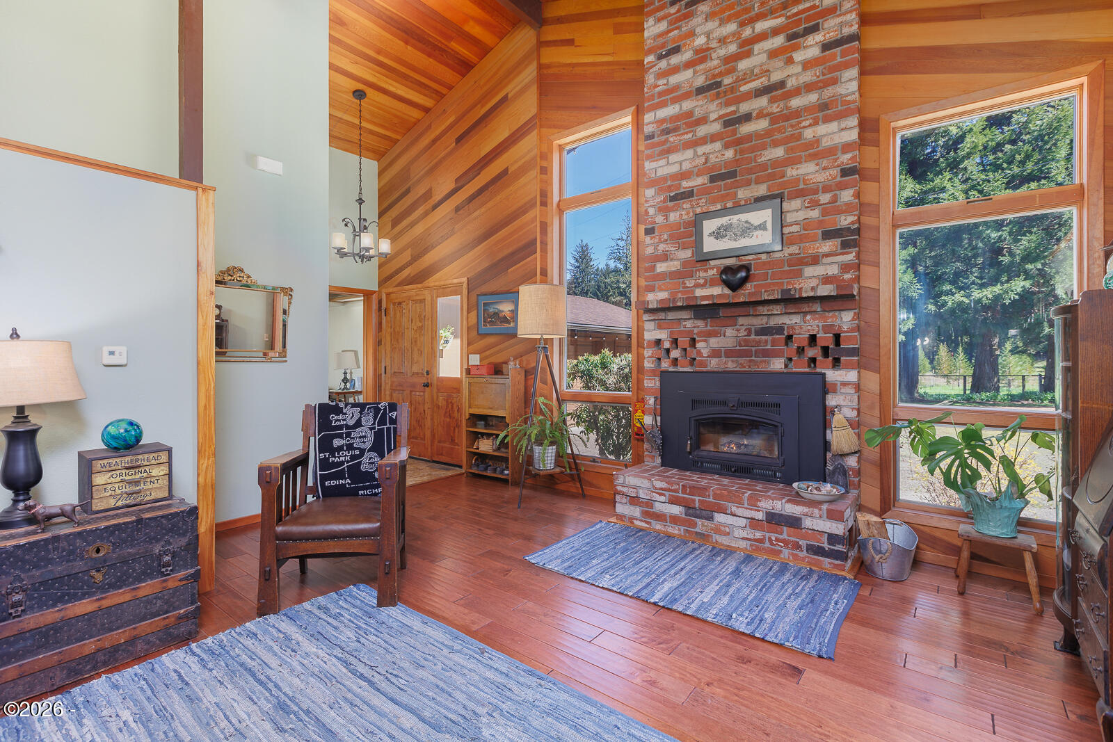 871 Old River Road NE