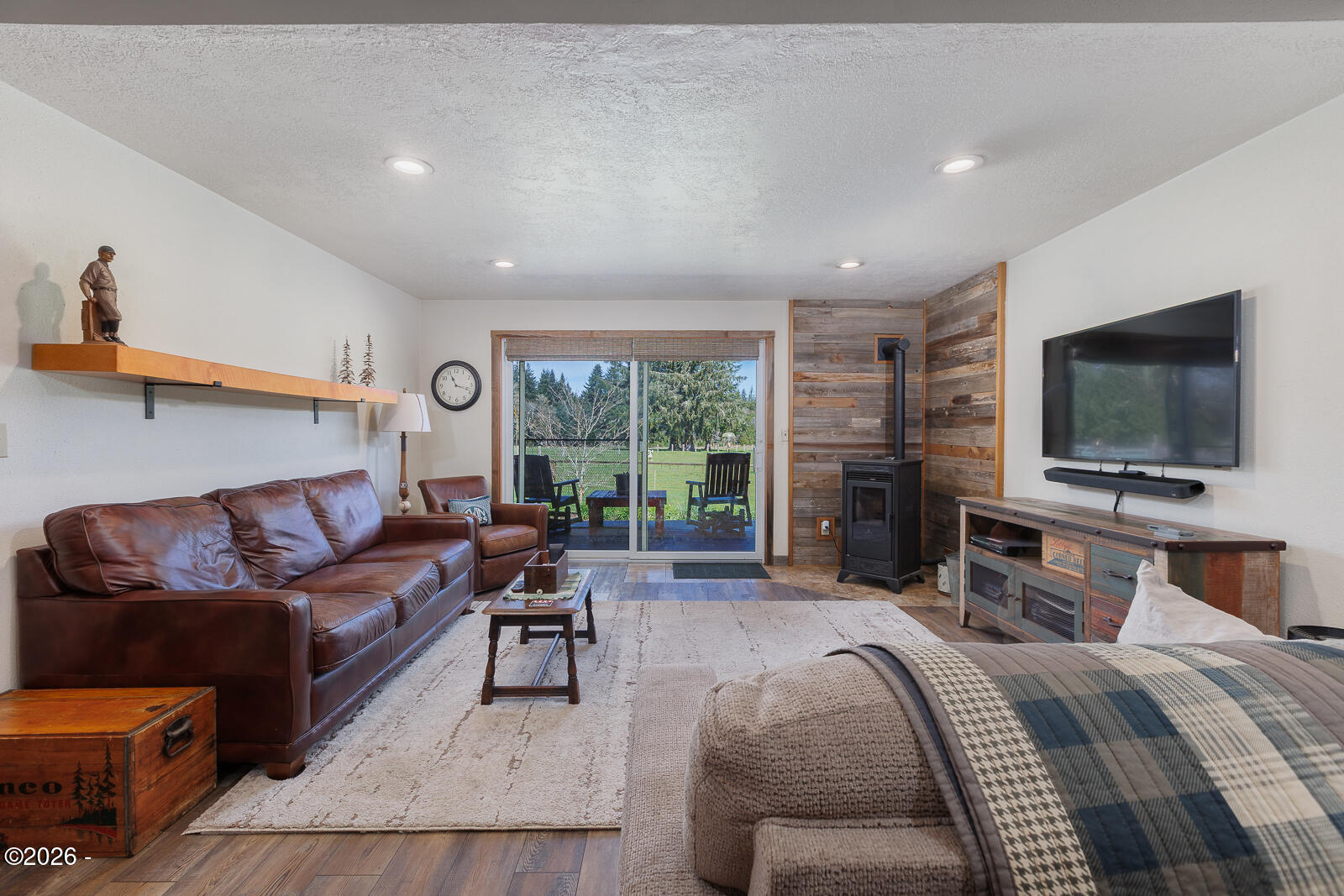 871 Old River Road NE