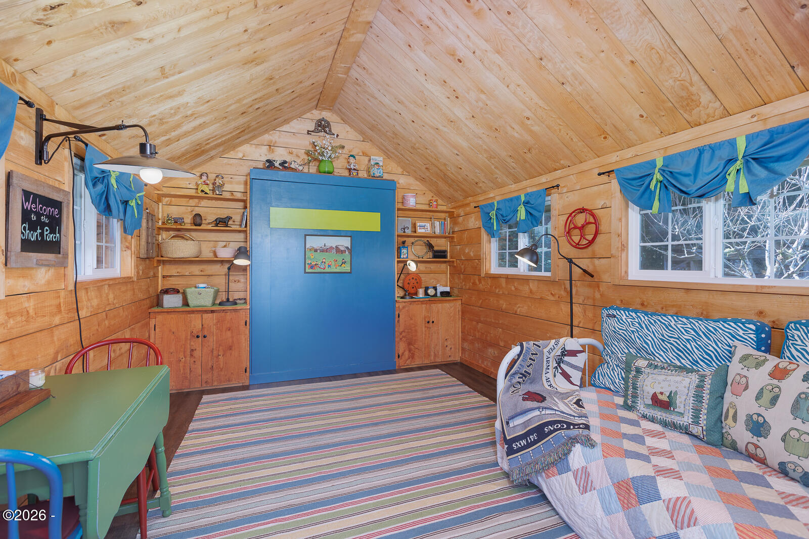 871 Old River Road NE