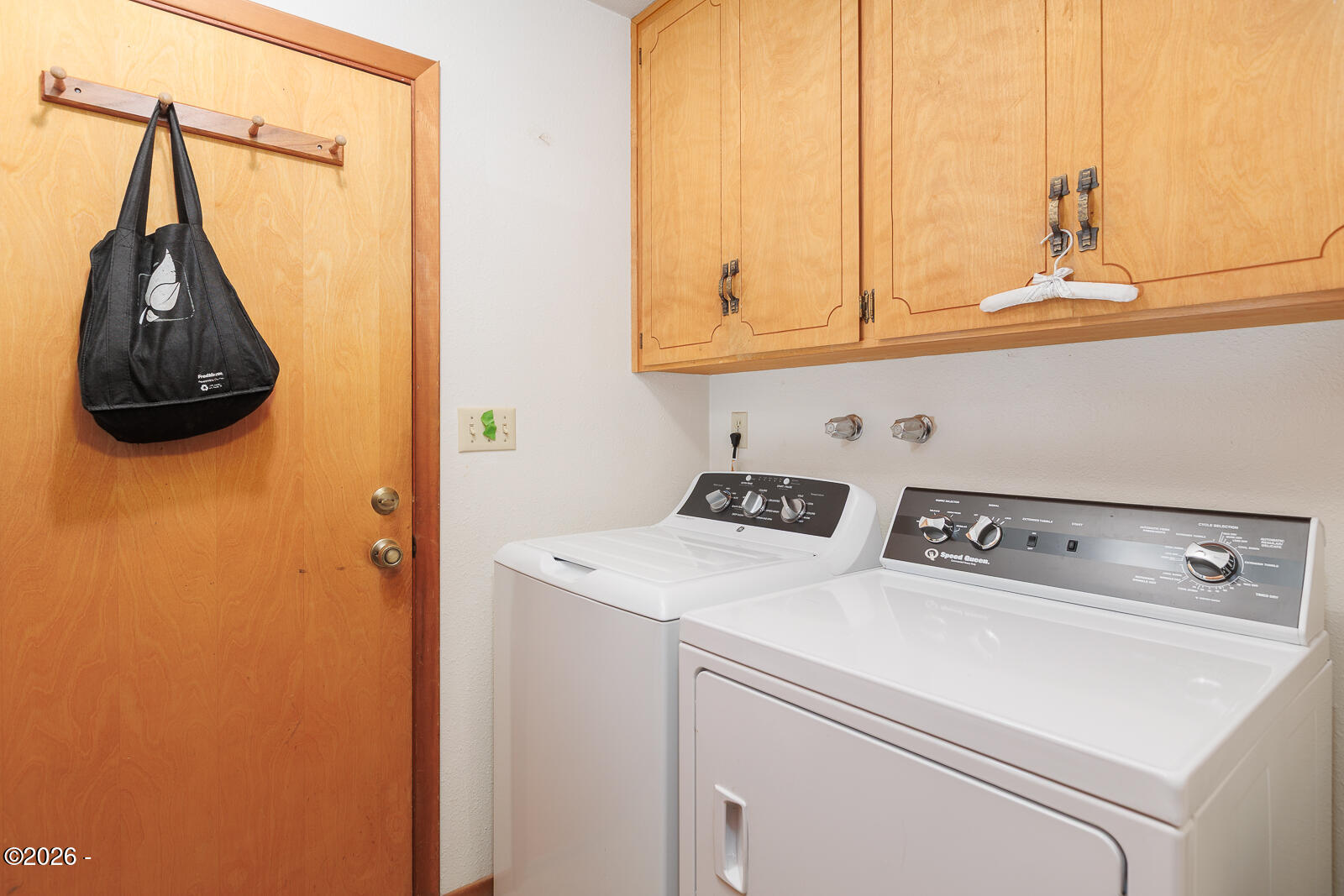 871 Old River Road NE